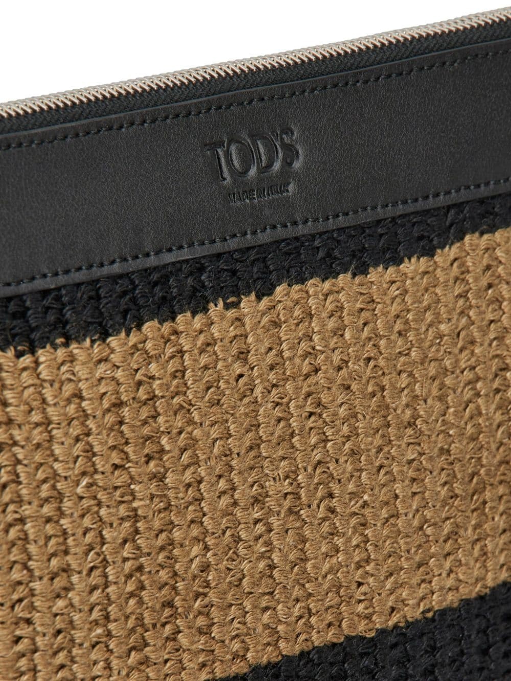 logo-debossed interwoven clutch bag - 5