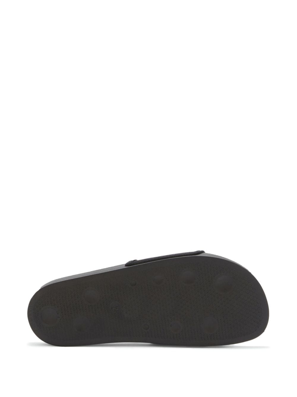 monogram-embossed pool slides - 5