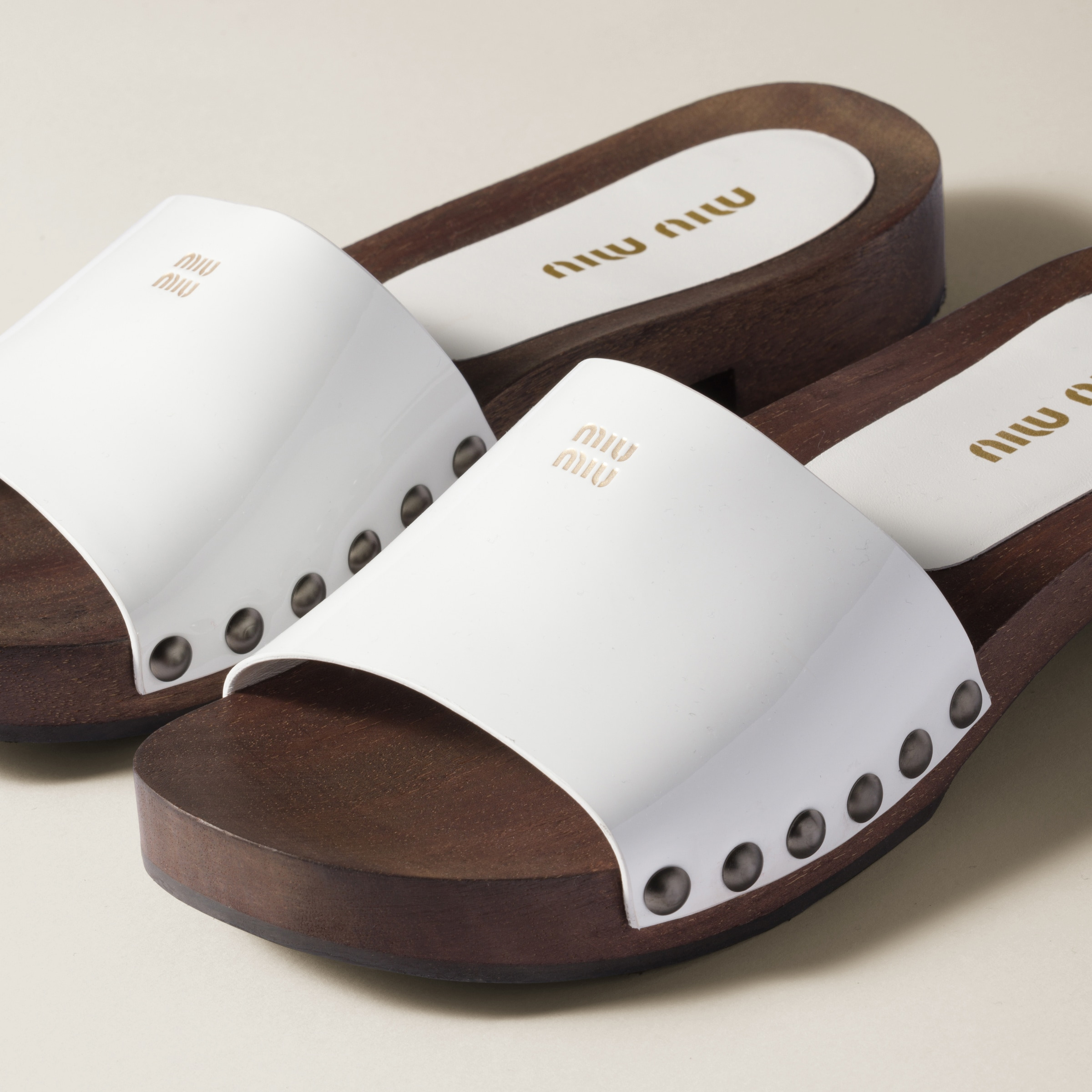 Patent leather clogs - 4