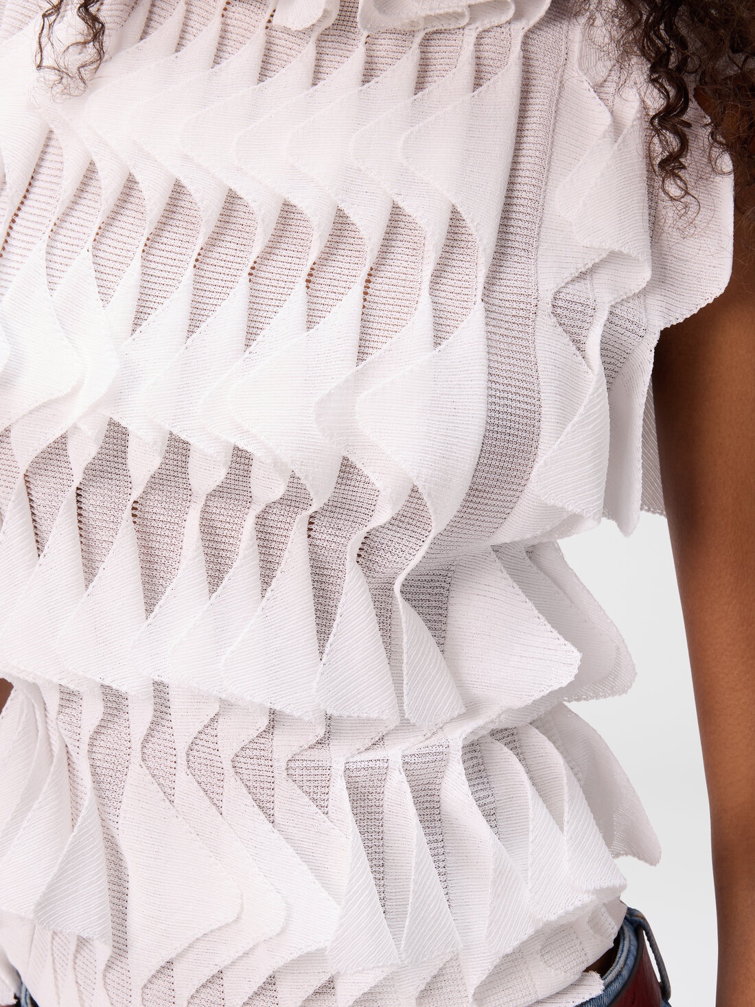 Sleeveless top with ruffles - 5
