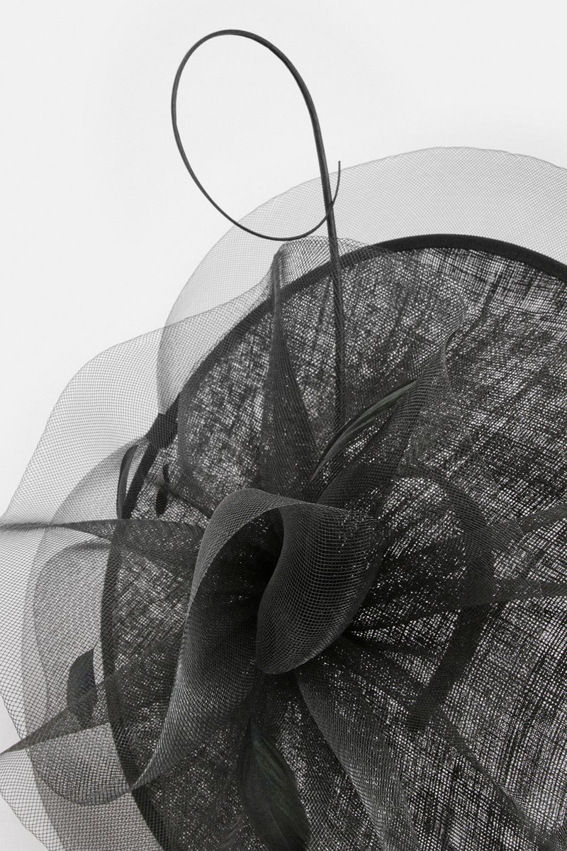 Veiled Feather Detail Fascinator 3