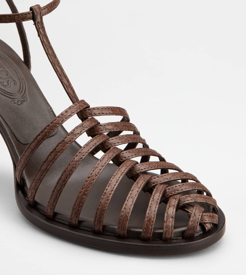 SANDALS IN REPTILE - BROWN 5