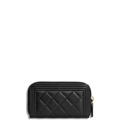 CHANEL BOY CHANEL Zipped Wallet outlook