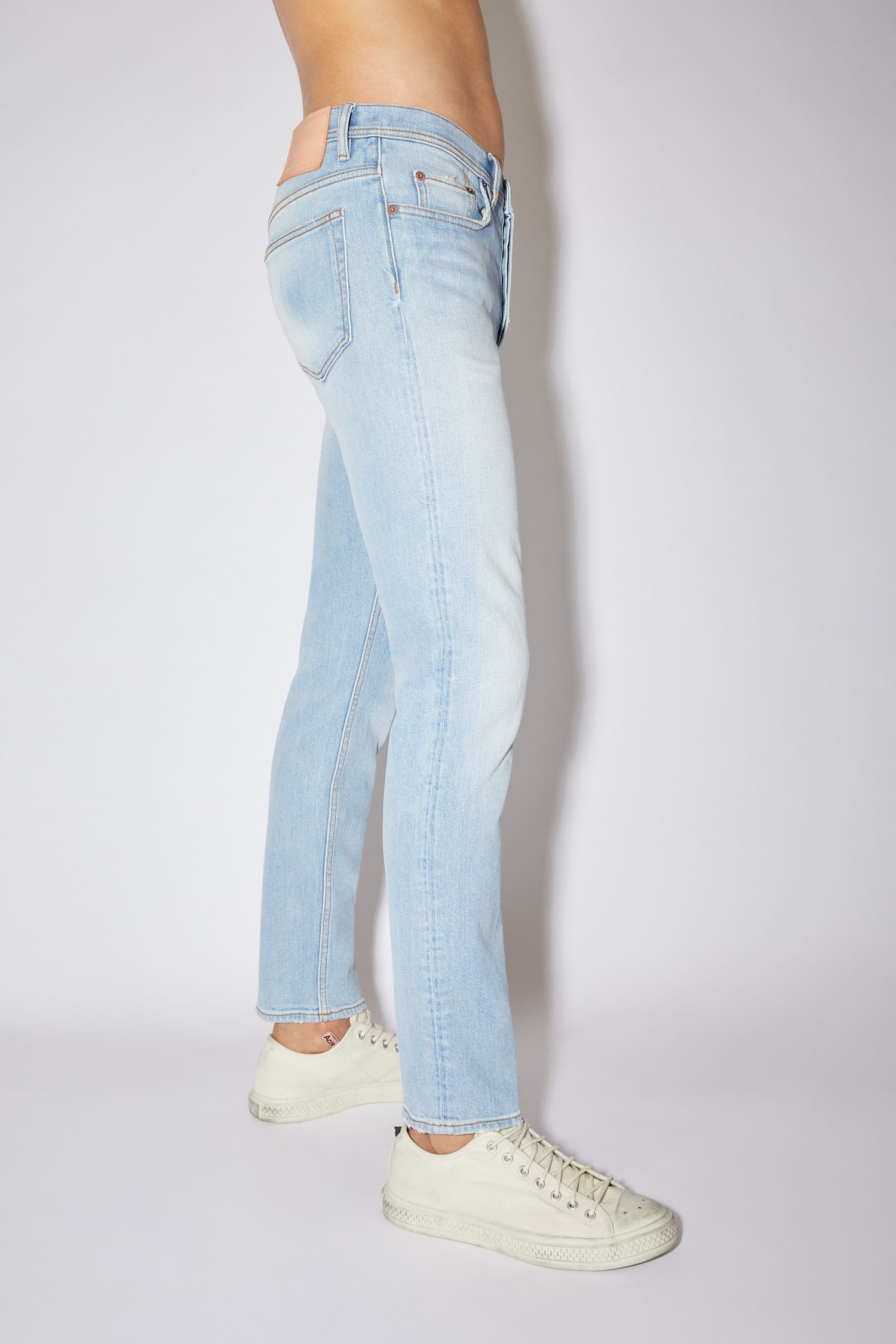 Slim tapered jeans - Pale blue - 4