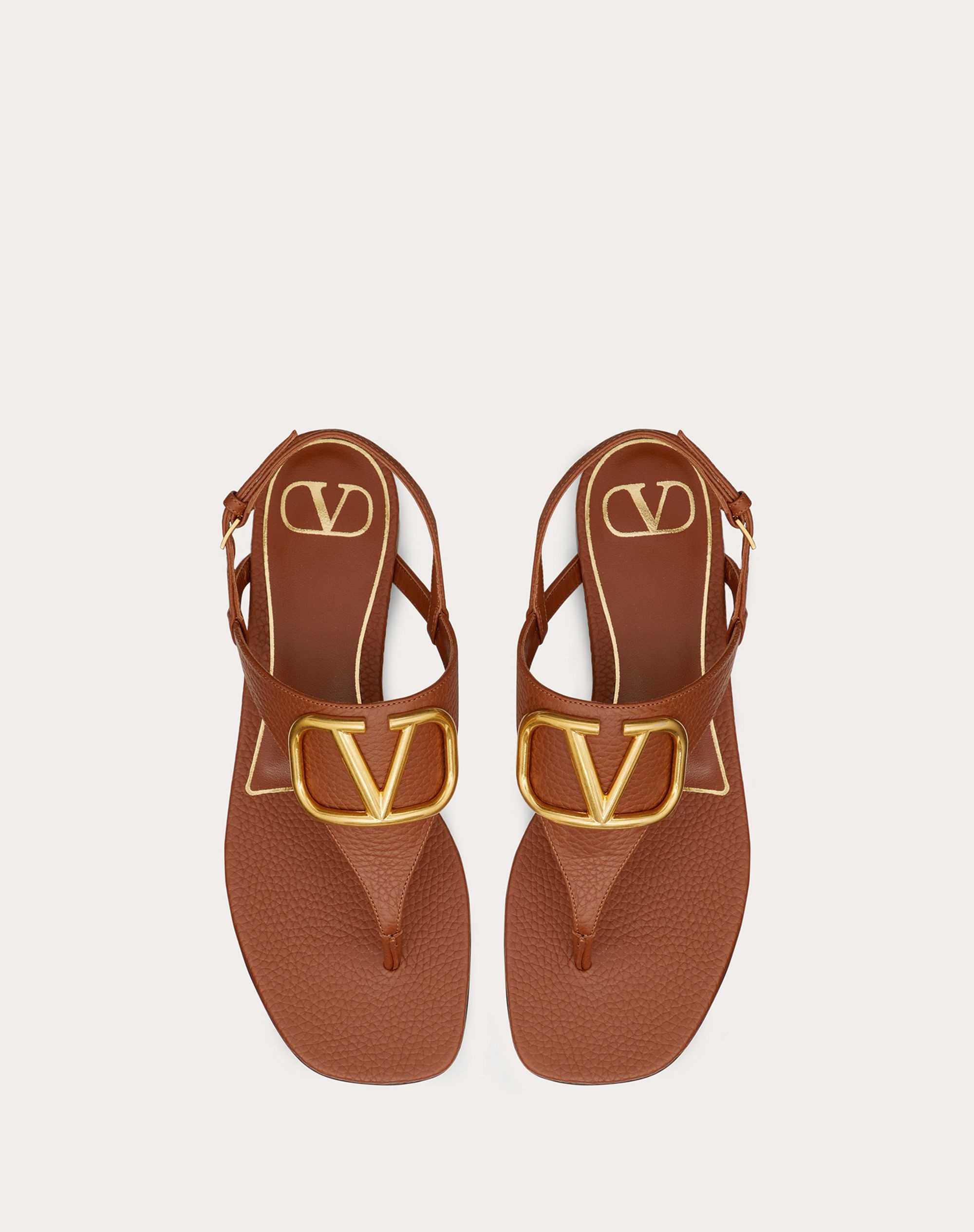 VLOGO SIGNATURE FLAT THONG SANDAL IN GRAINY CALFSKIN - 4