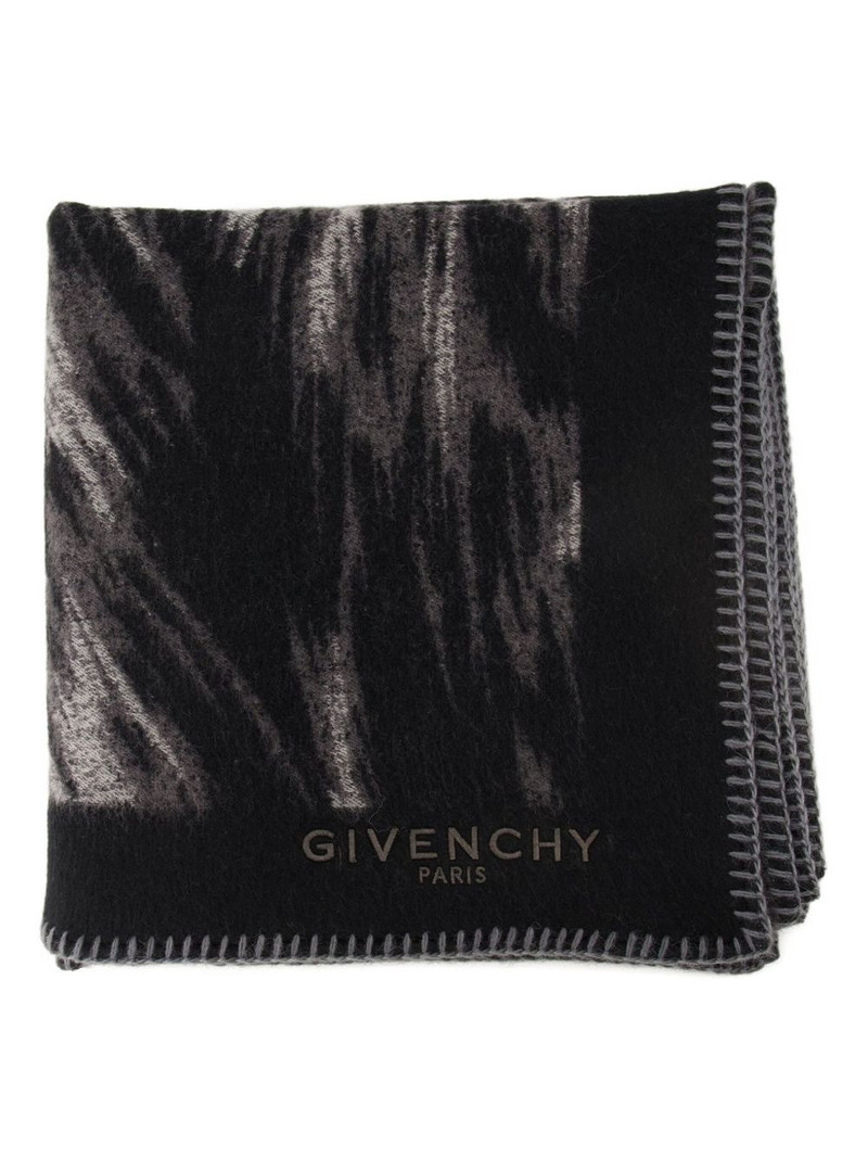 animal-print jacquard scarf 3