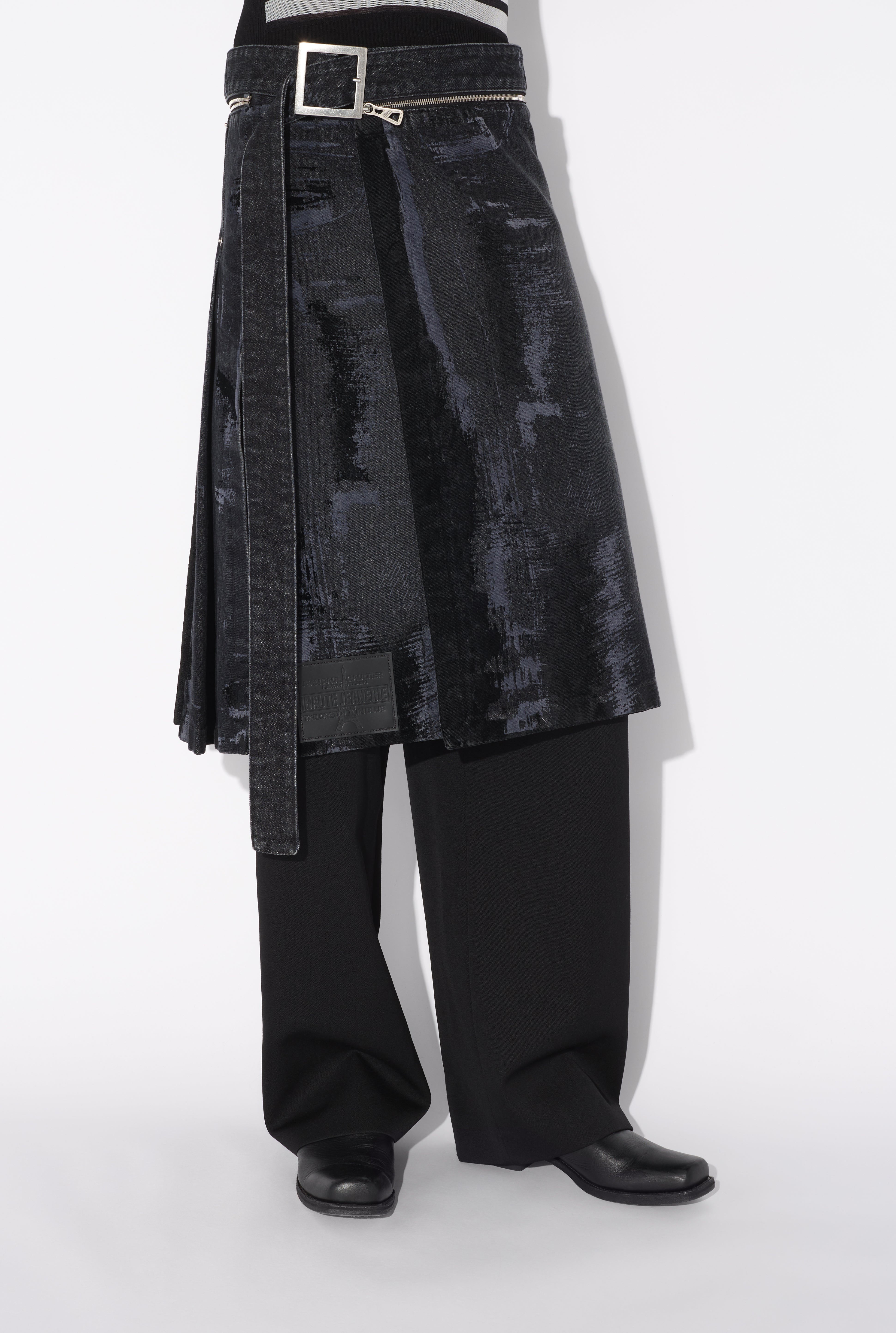 THE FLOCKED DENIM KILT - 8