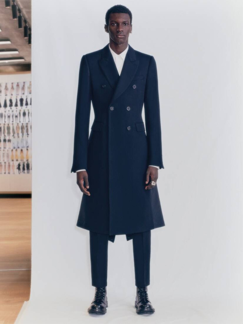 Alexander McQueen Double-breasted Wool Gabardine Coat in Black outlook