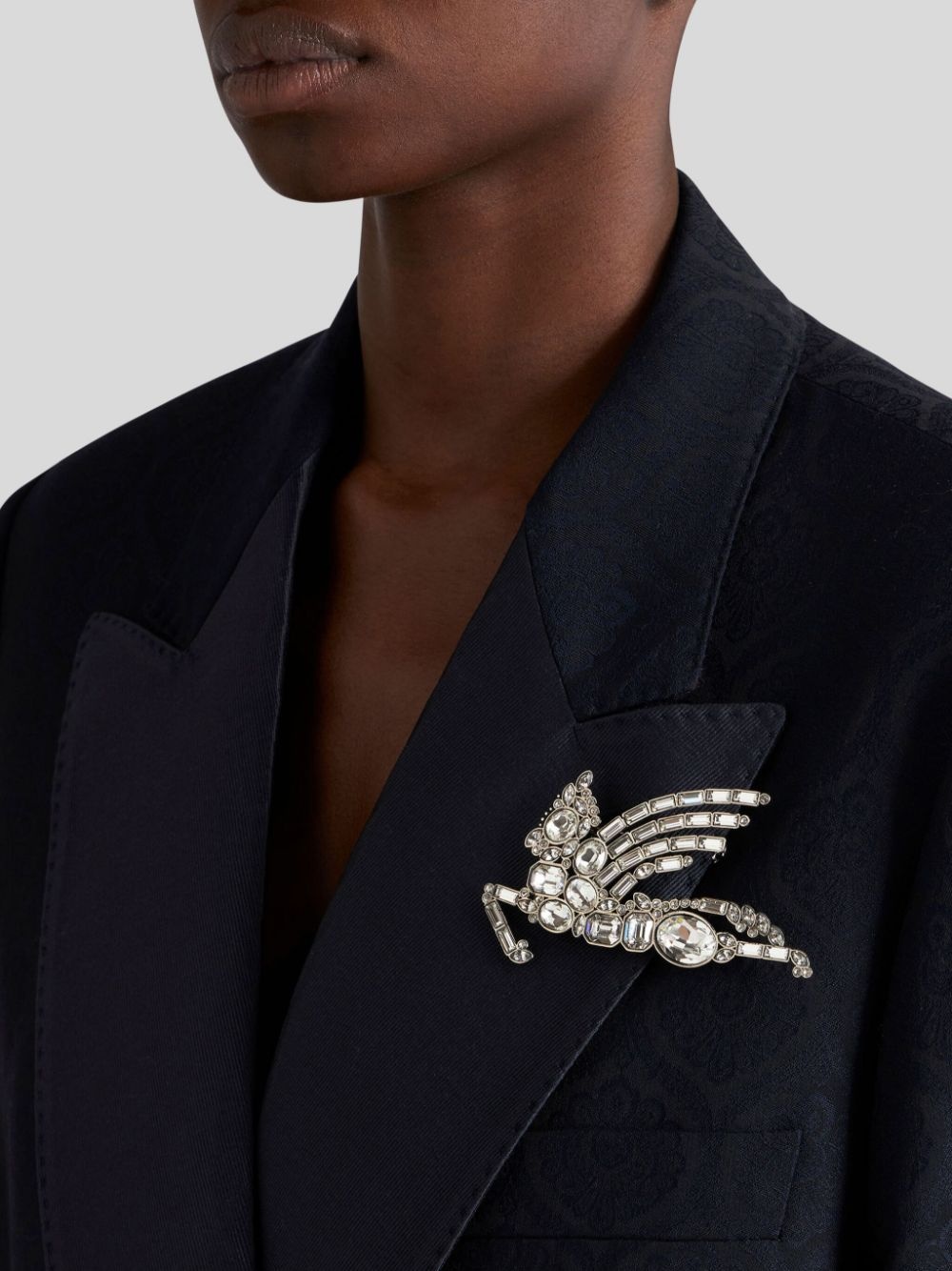 Pegaso crystal-embellished brooch - 3