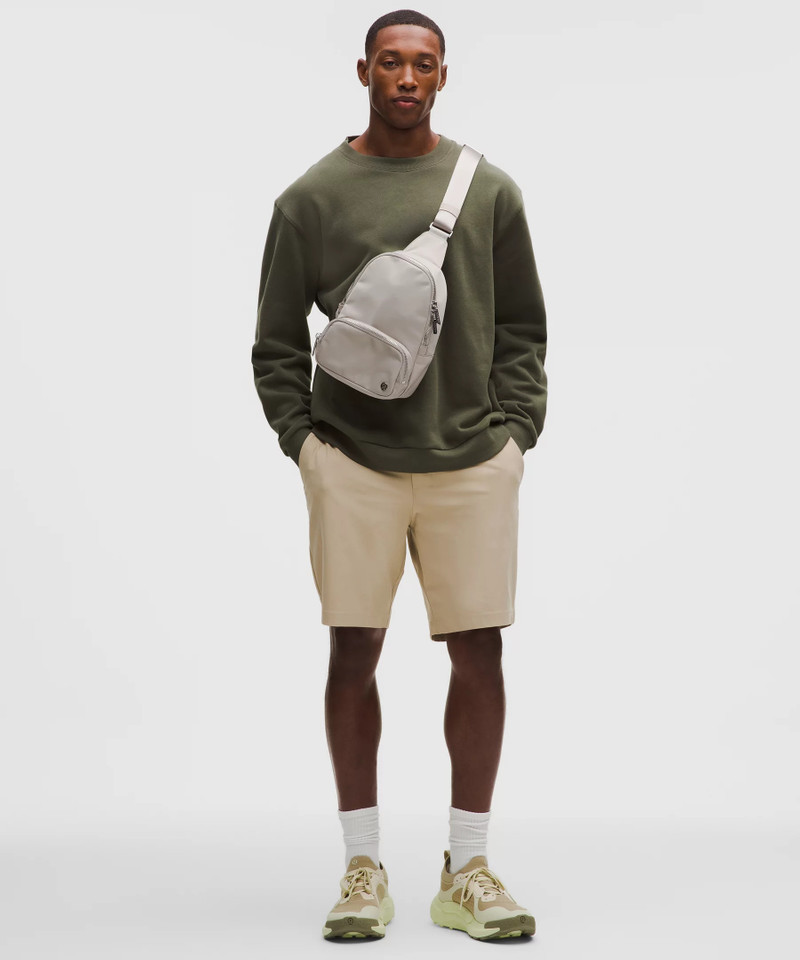 lululemon Everywhere Sling Bag 4.2L outlook