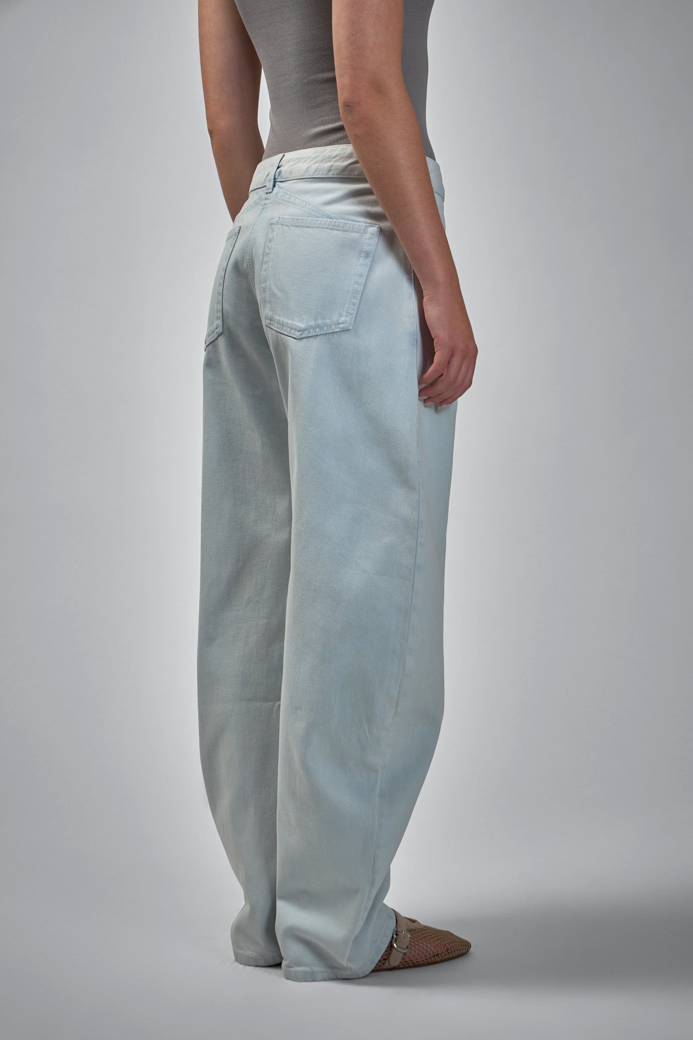 Low Waist Round Jeans - 3