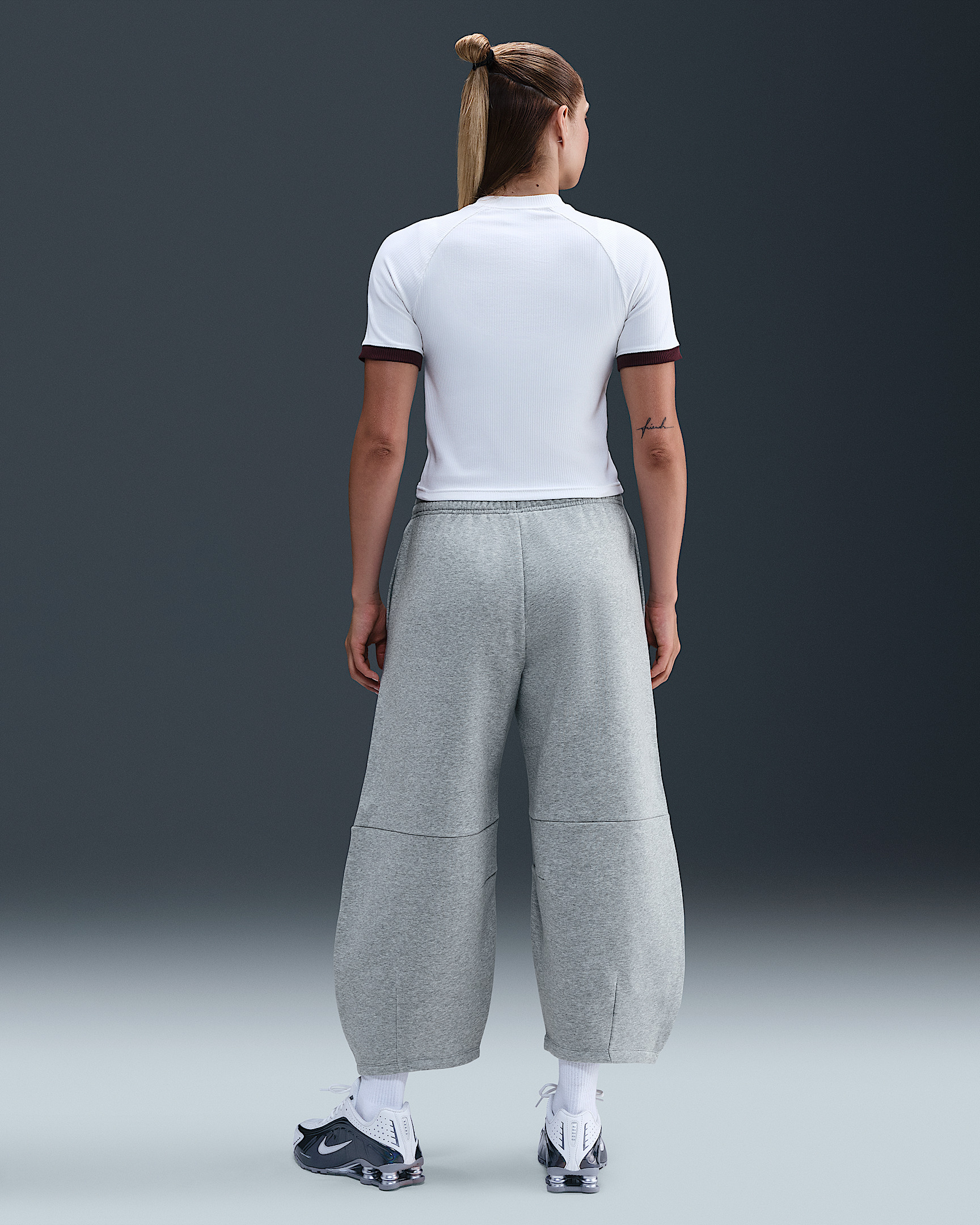 Nike Sportswear Phoenix Fleece Women's Loose Mid-Rise Barrel Pants - 4