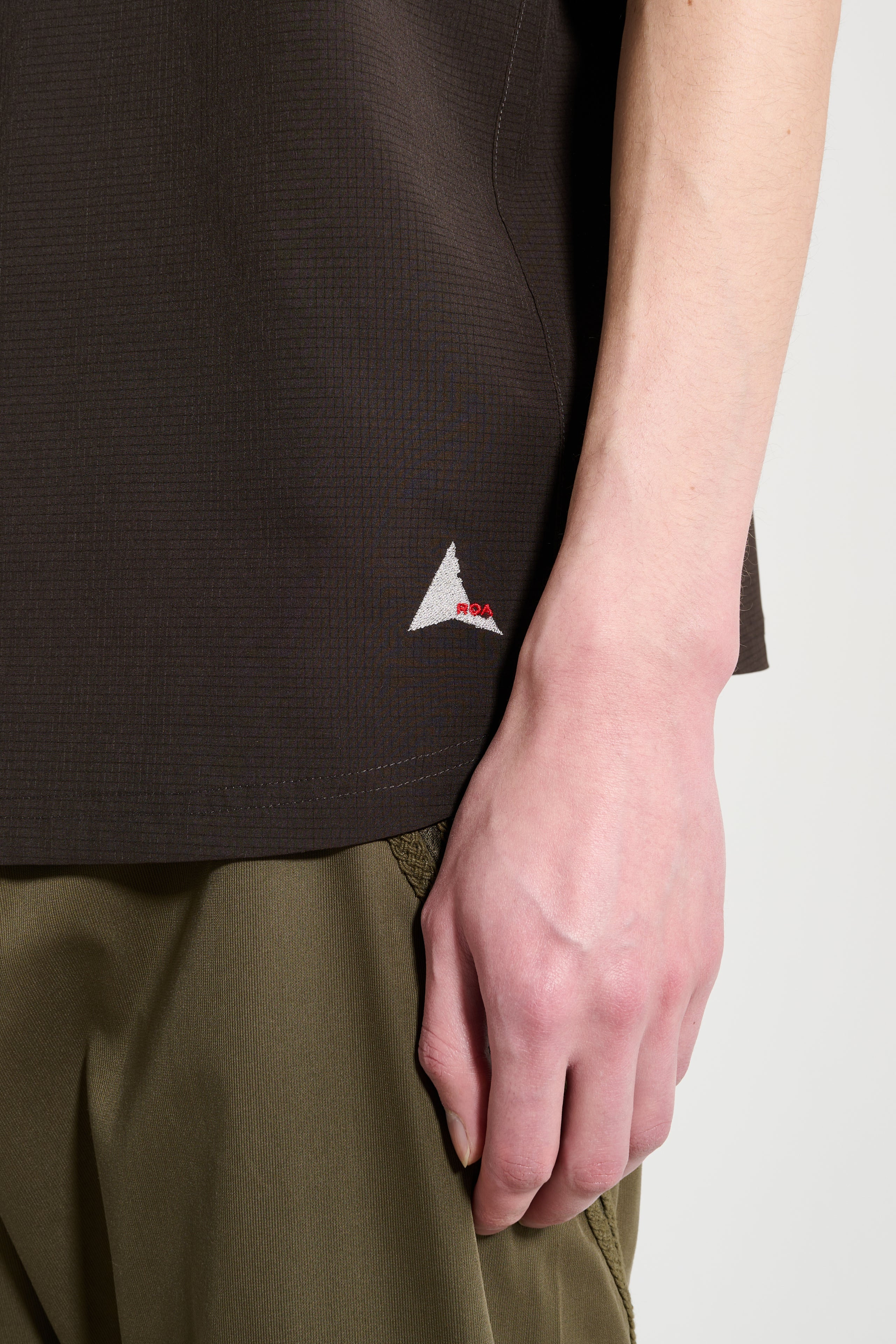 ROA DOT AIR SHIRT DARK BROWN - 6