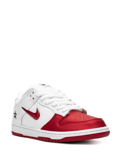 Nike x Supreme SB Dunk Low sneakers outlook