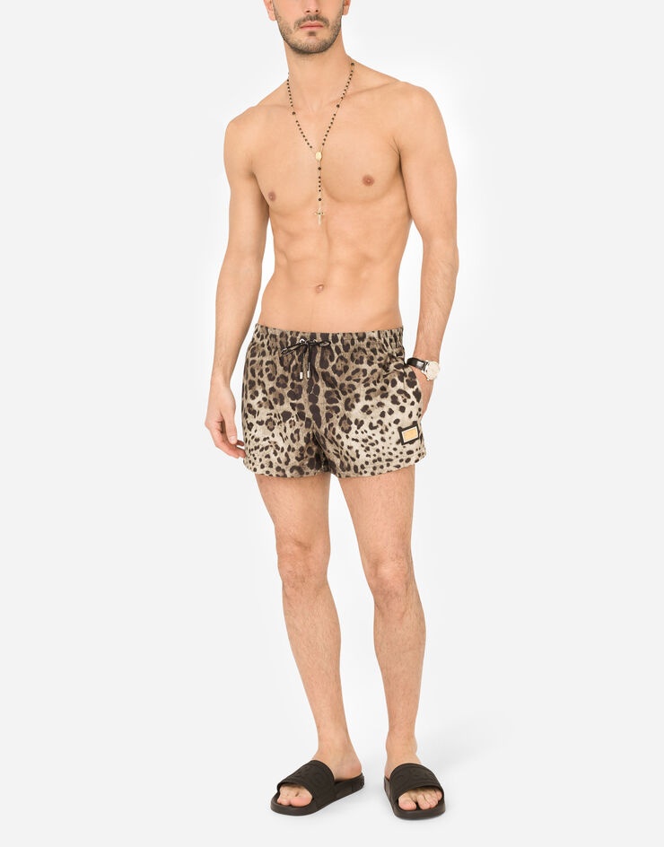 Short leopard-print swim trunks with plate - 2