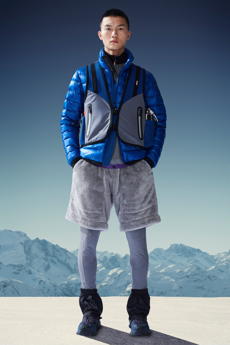 Moncler Vorde Vest outlook