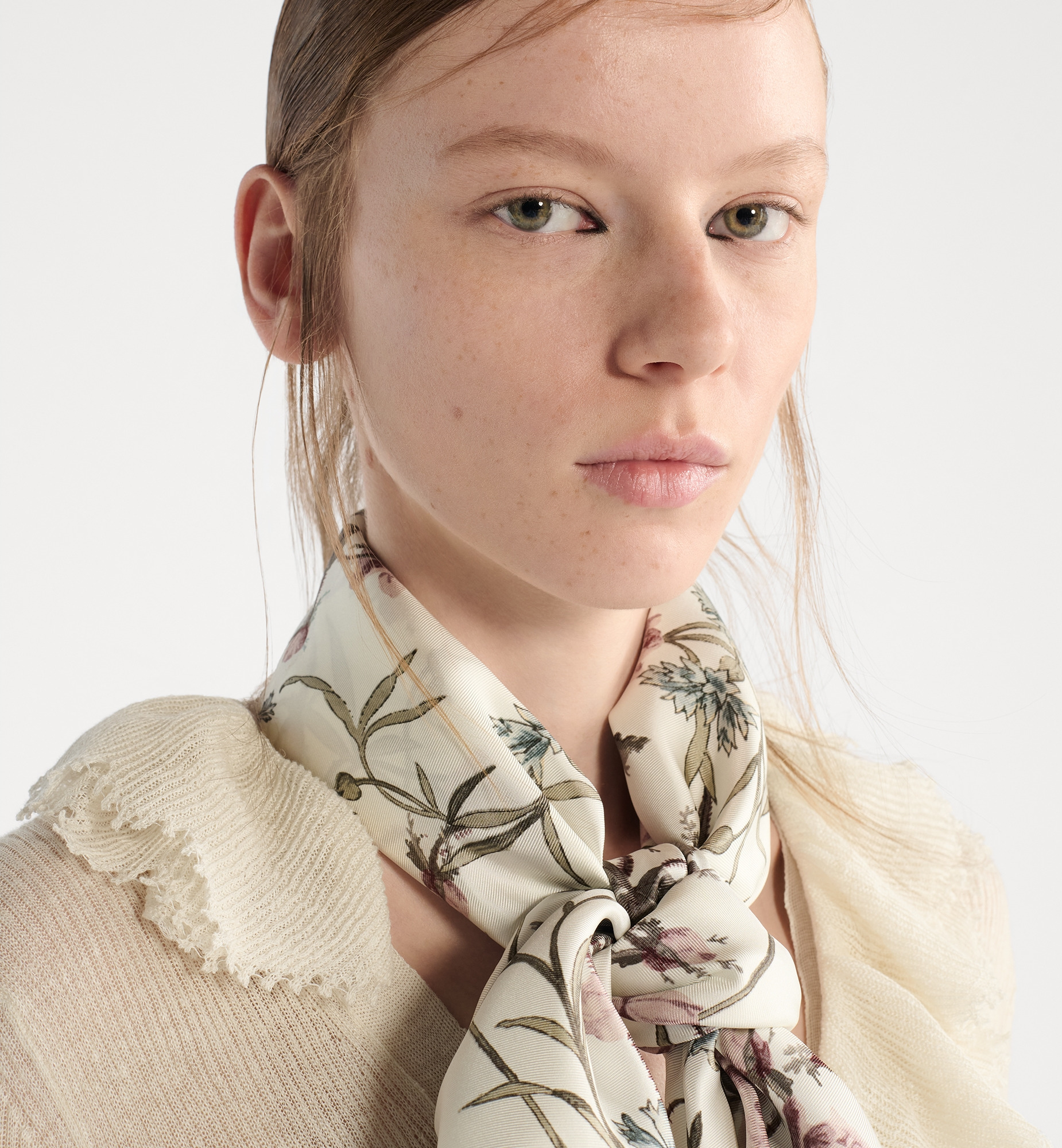 Lumière de Rose 90 Square Scarf - 2