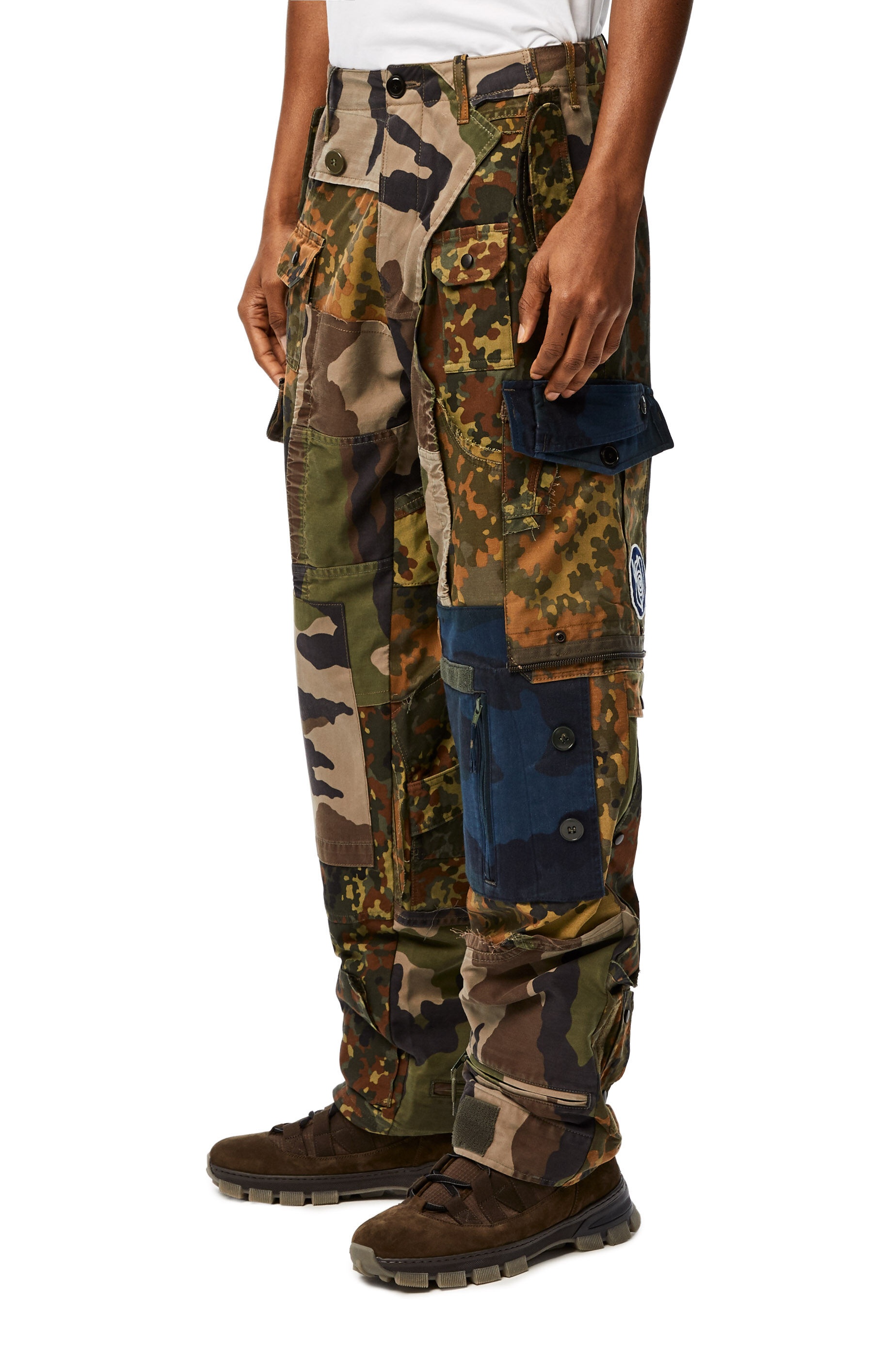 Camouflage cargo trousers in cotton and polyester - 3