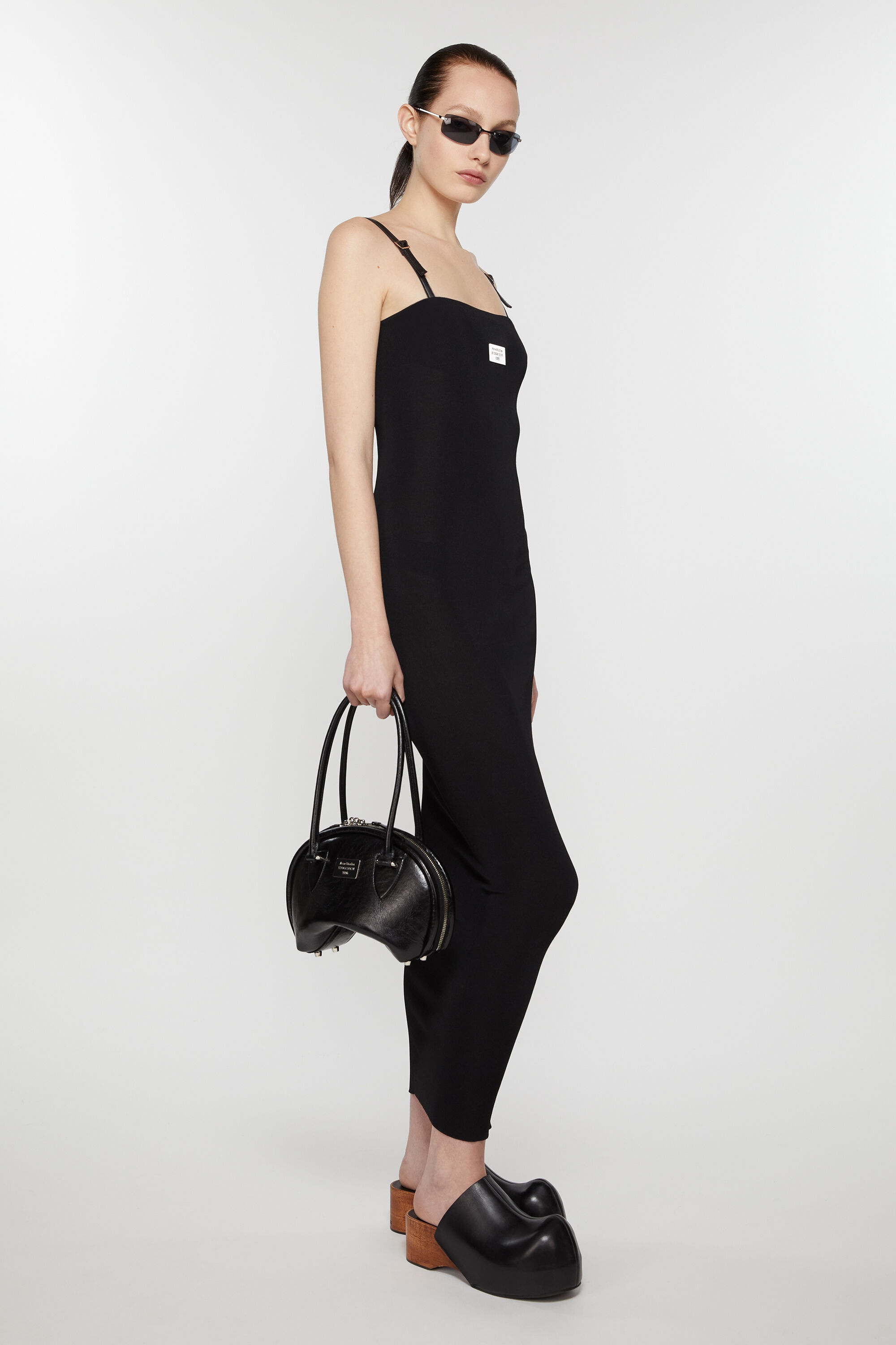 Strap logo dress - Black - 4