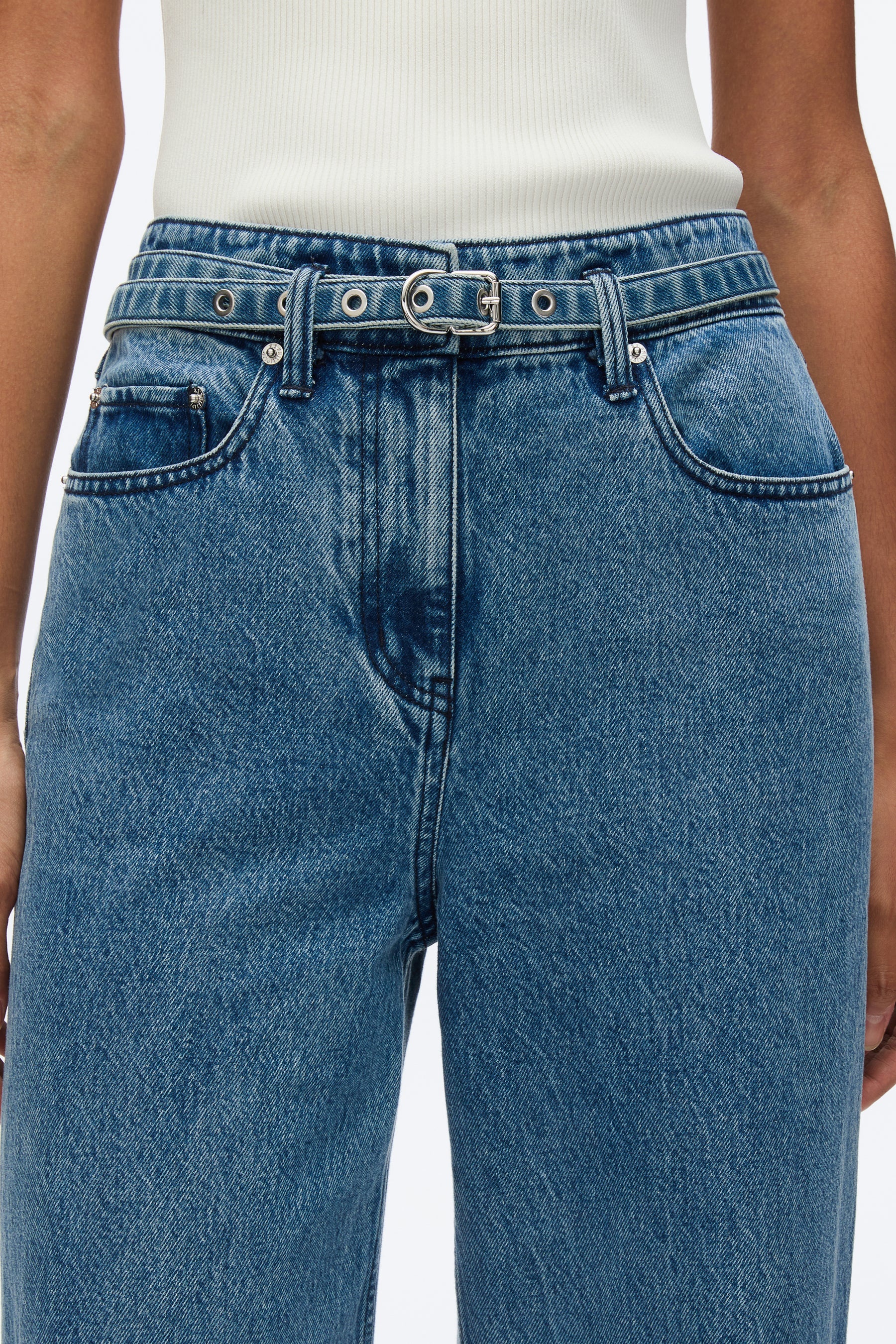Wide-Leg Belted Jeans - 5