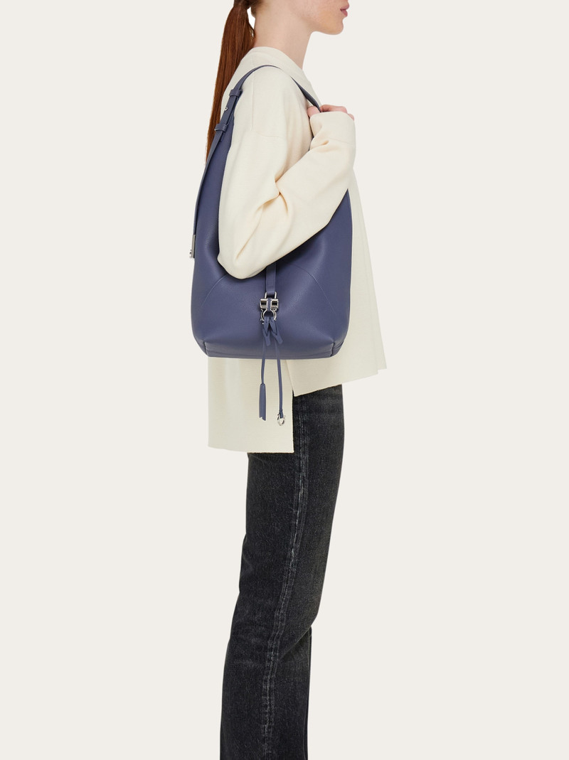 FERRAGAMO V-shaped hobo bag (M) outlook