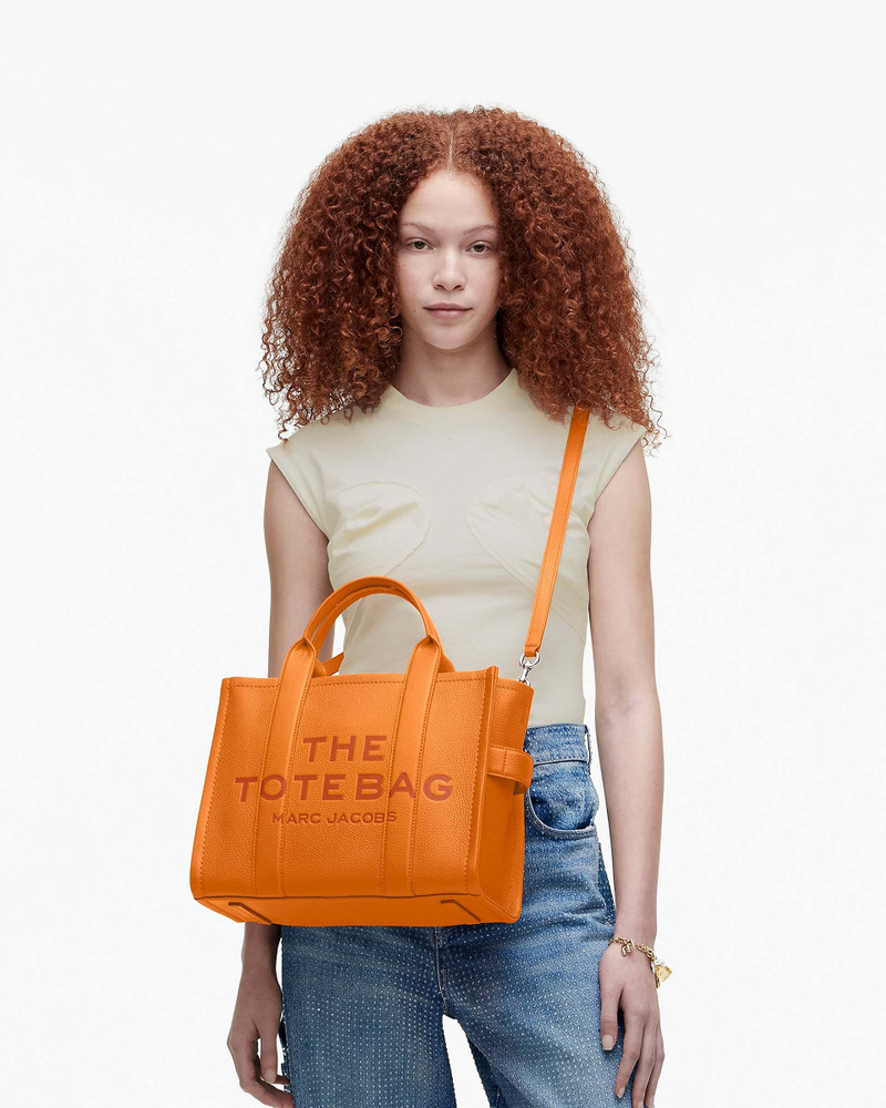Marc Jacobs THE LEATHER MEDIUM TOTE BAG outlook