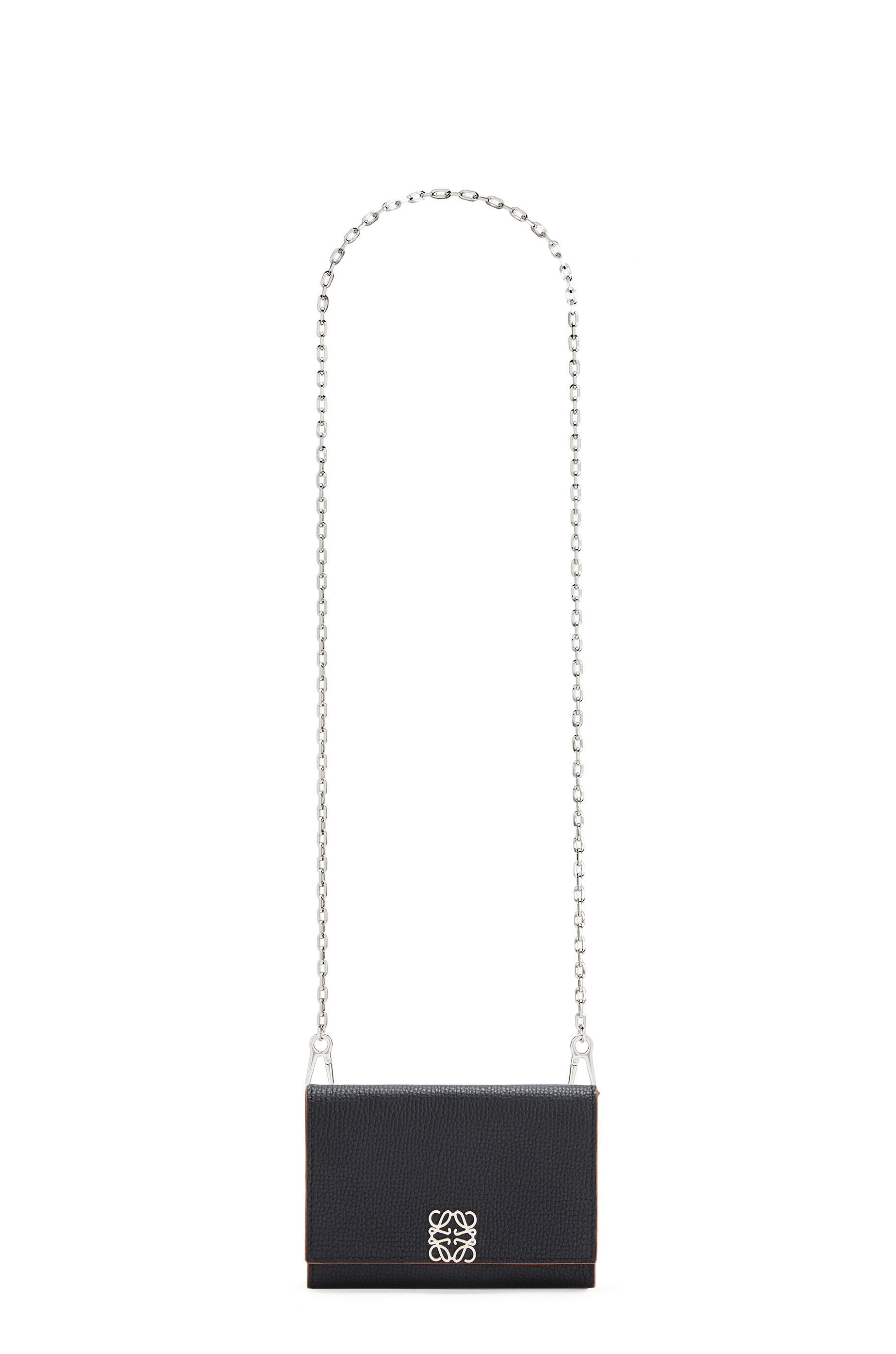 Anagram wallet on chain in pebble grain calfskin - 5