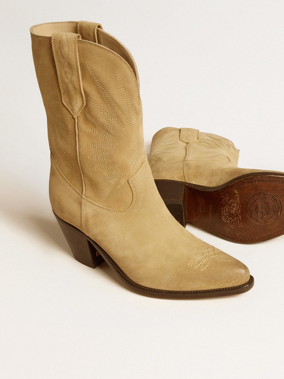 Wish Star low boots in sand-colored waxed suede with star embroidery - 4