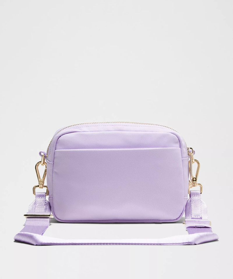 Everywhere Crossbody Bag 2L *Metal Hardware 3