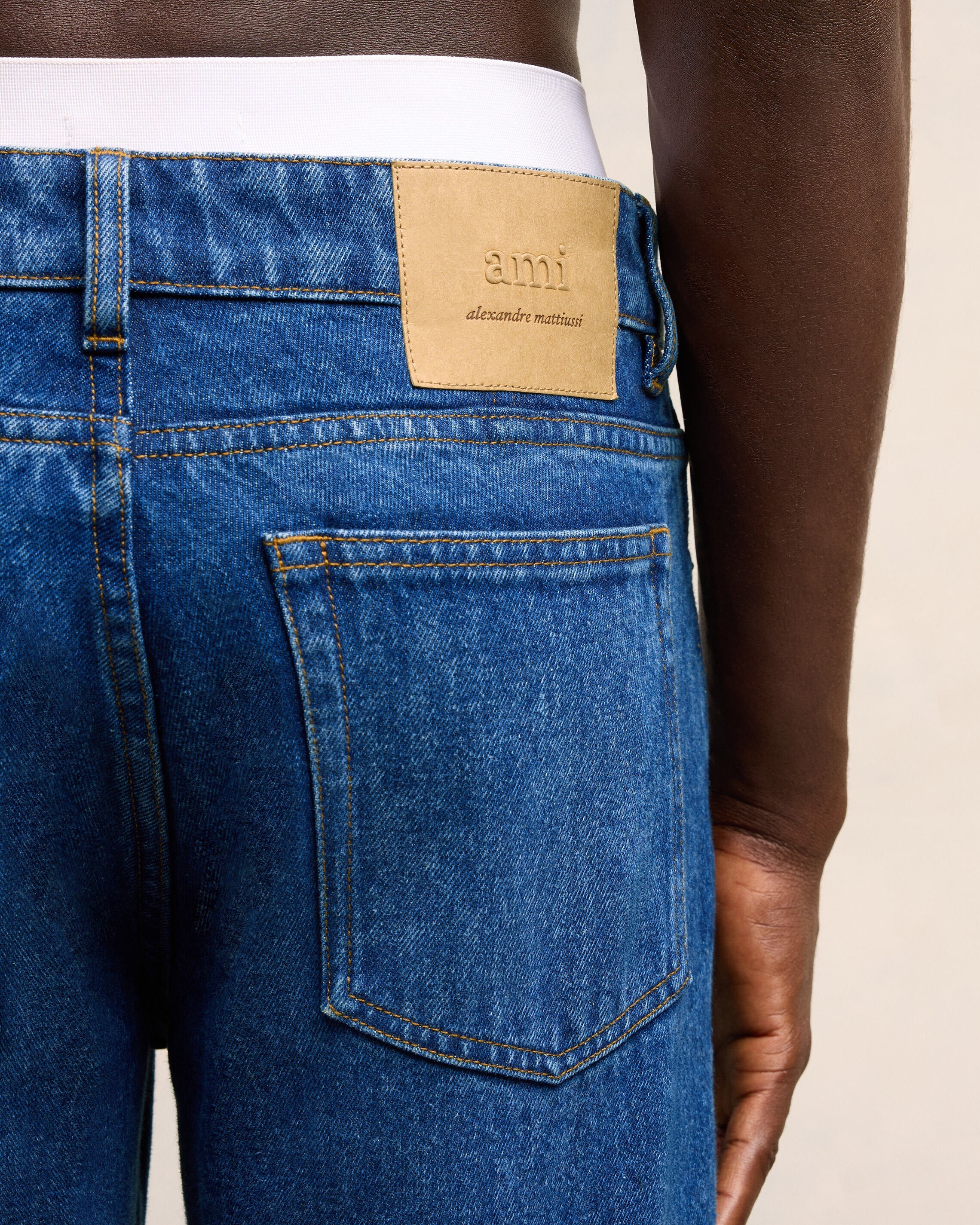 CLASSIC FIT JEANS - 5