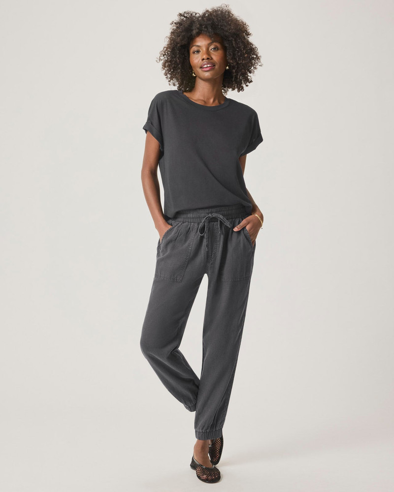 Splendid Lakeside Jogger outlook