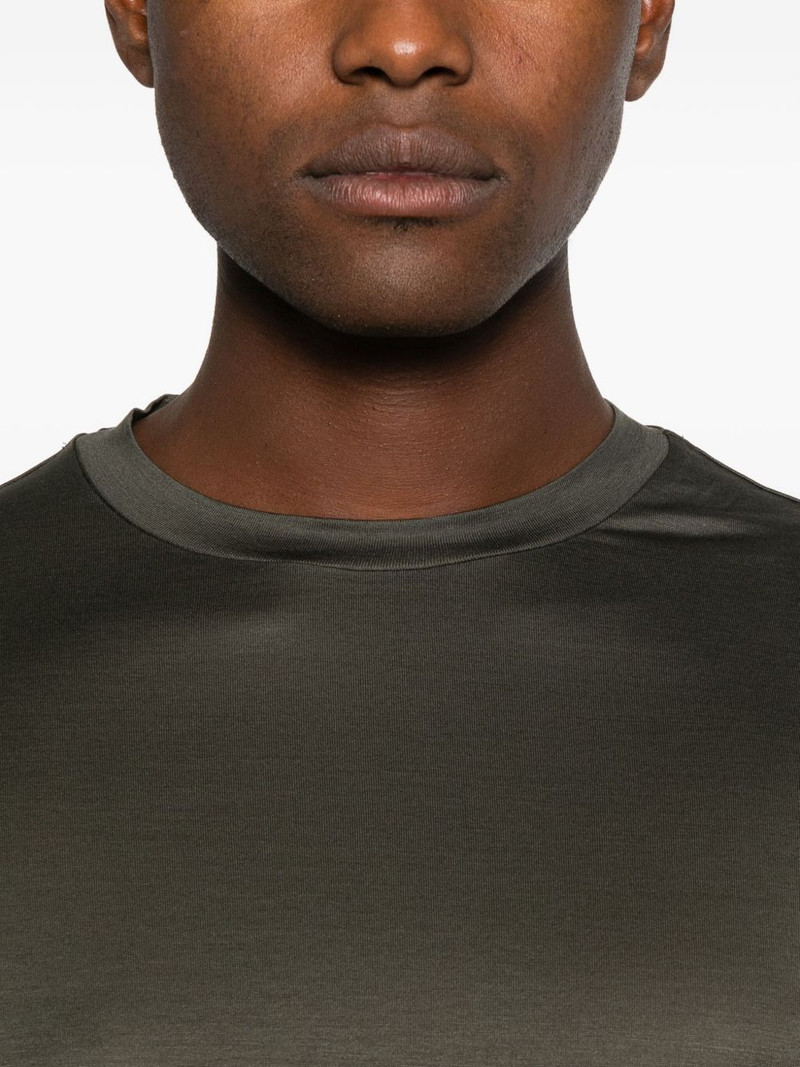long-sleeved T-shirt 4