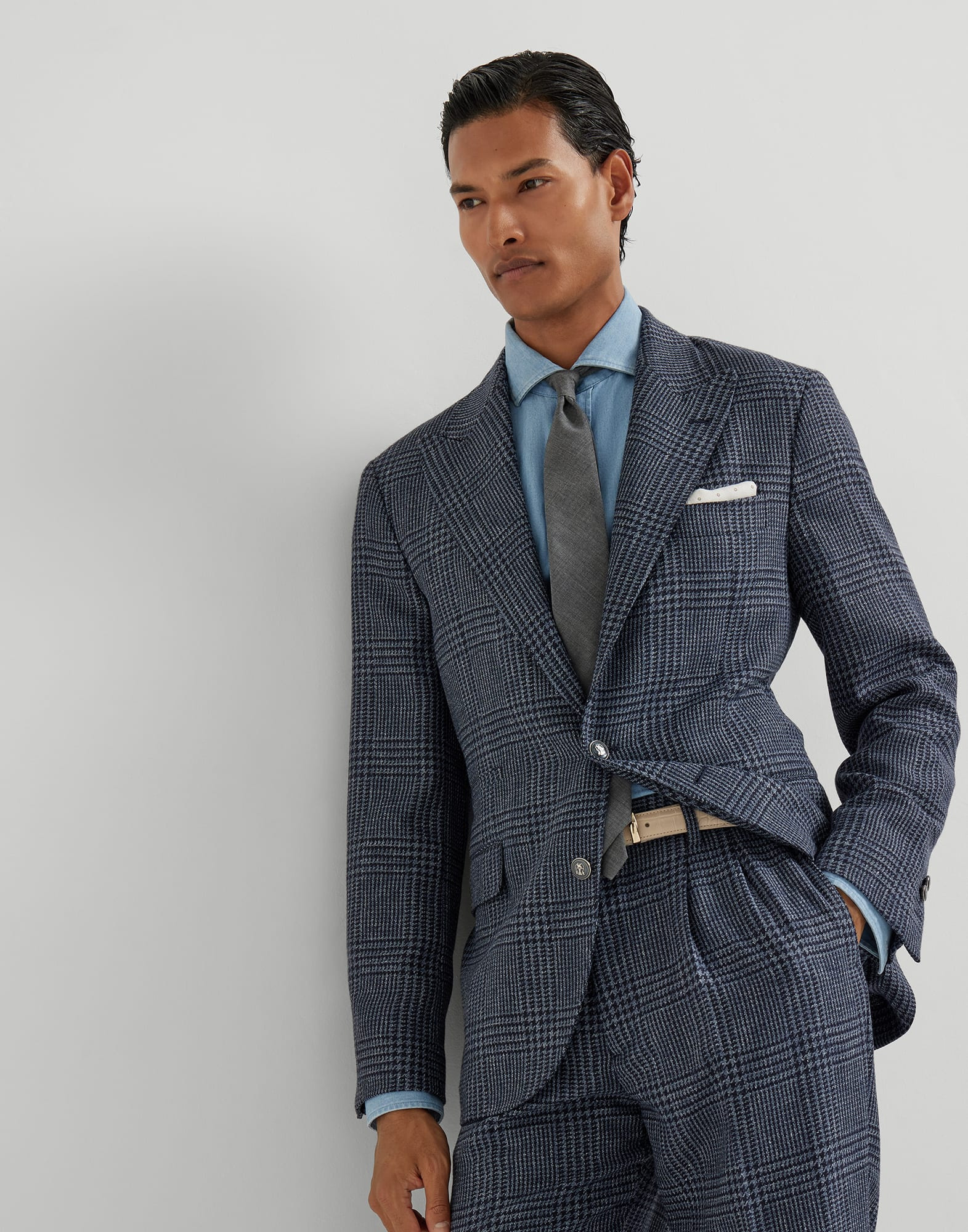 Wool, alpaca and silk Prince of Wales deconstructed blazer with large peak lapels and metal buttons - 4