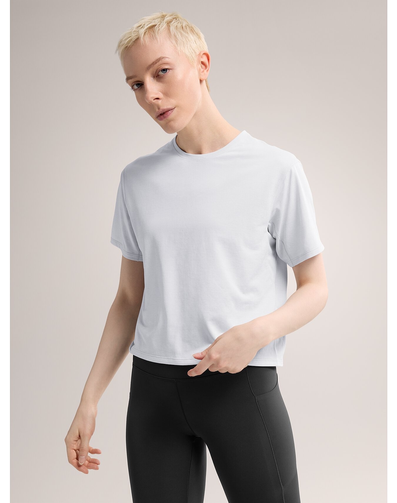 Taema Crop Logo T-Shirt - 6