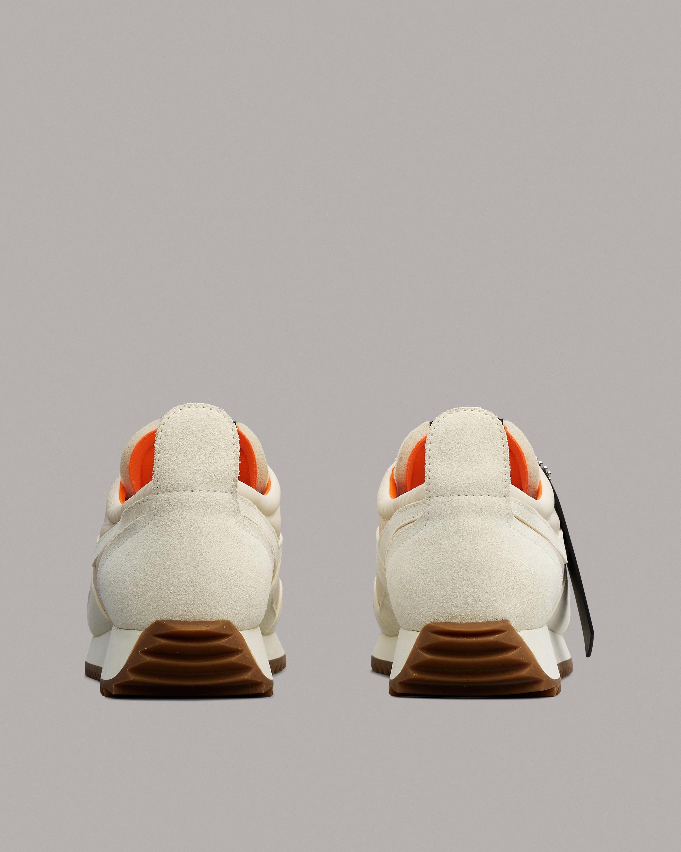 Retro Runner Bomber - Nylon
Low Top Sneaker - 3