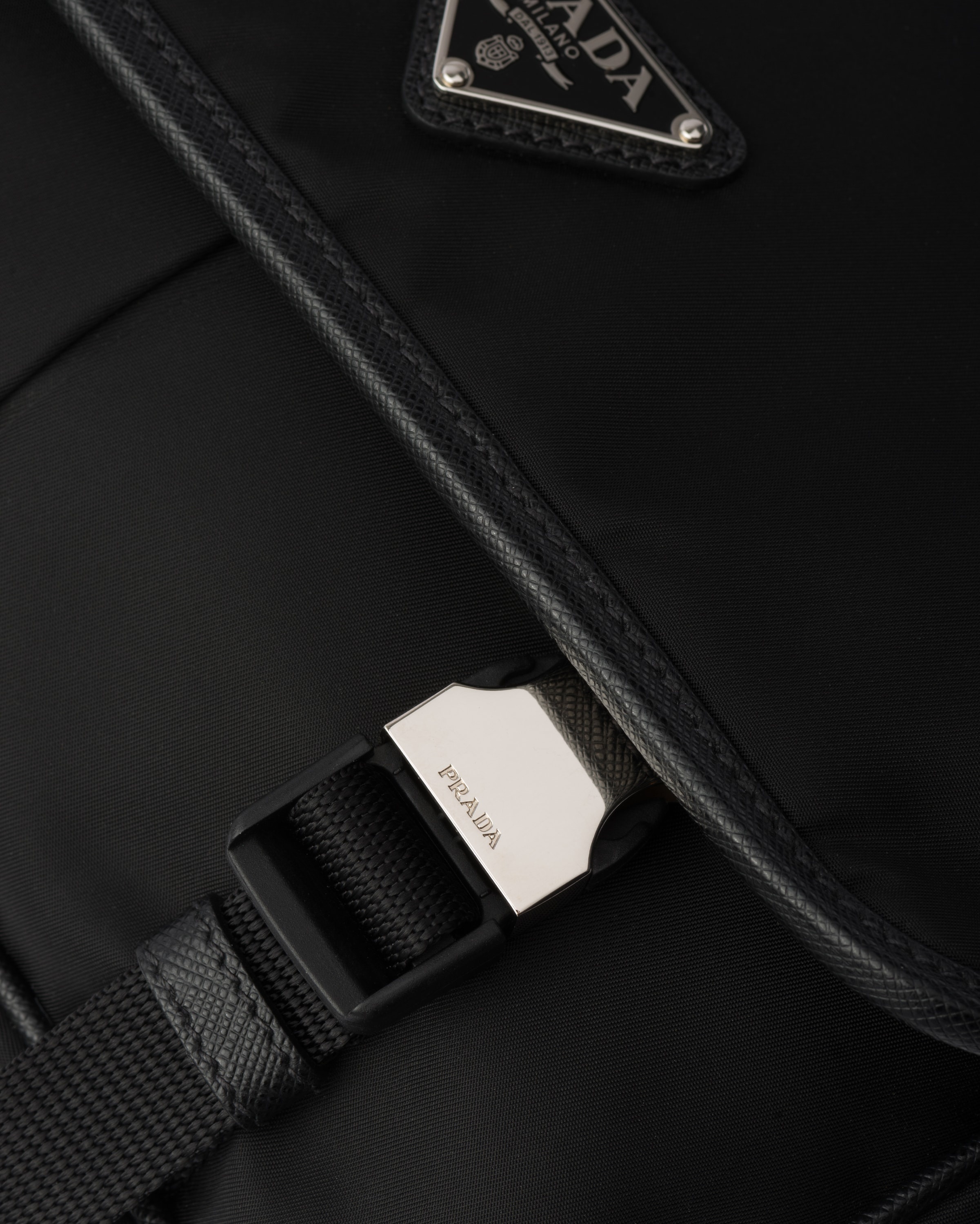 Re-Nylon and Saffiano leather shoulder bag - 6