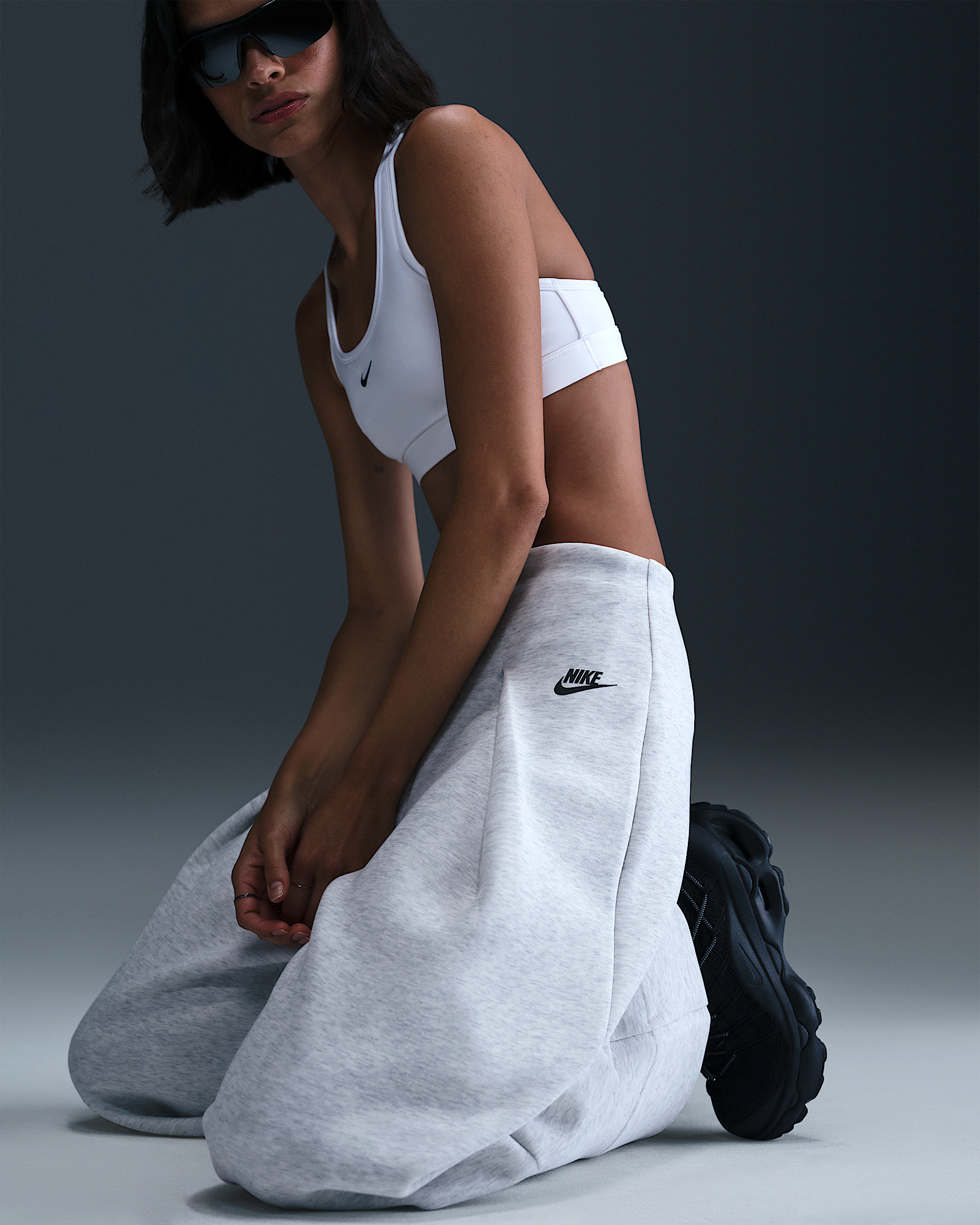 Nike Sportswear Tech Fleece Women's High-Waisted Pleated Pants - 2