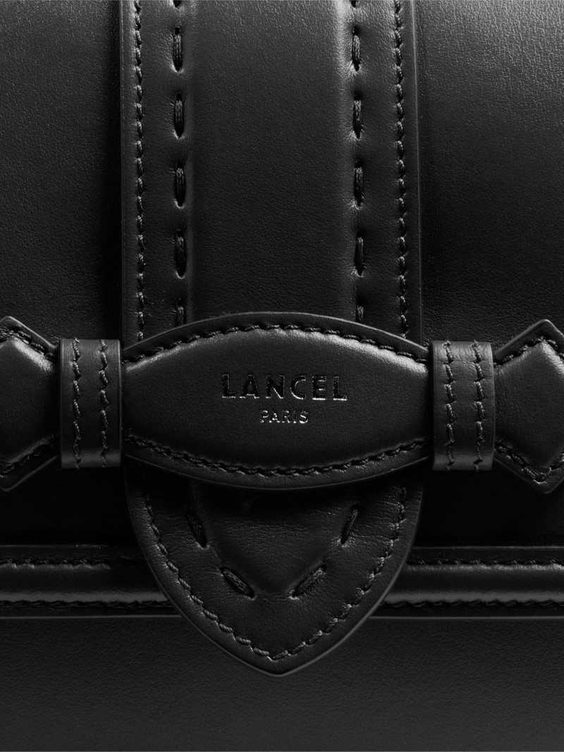 Sienna flap-detail leather bag 4