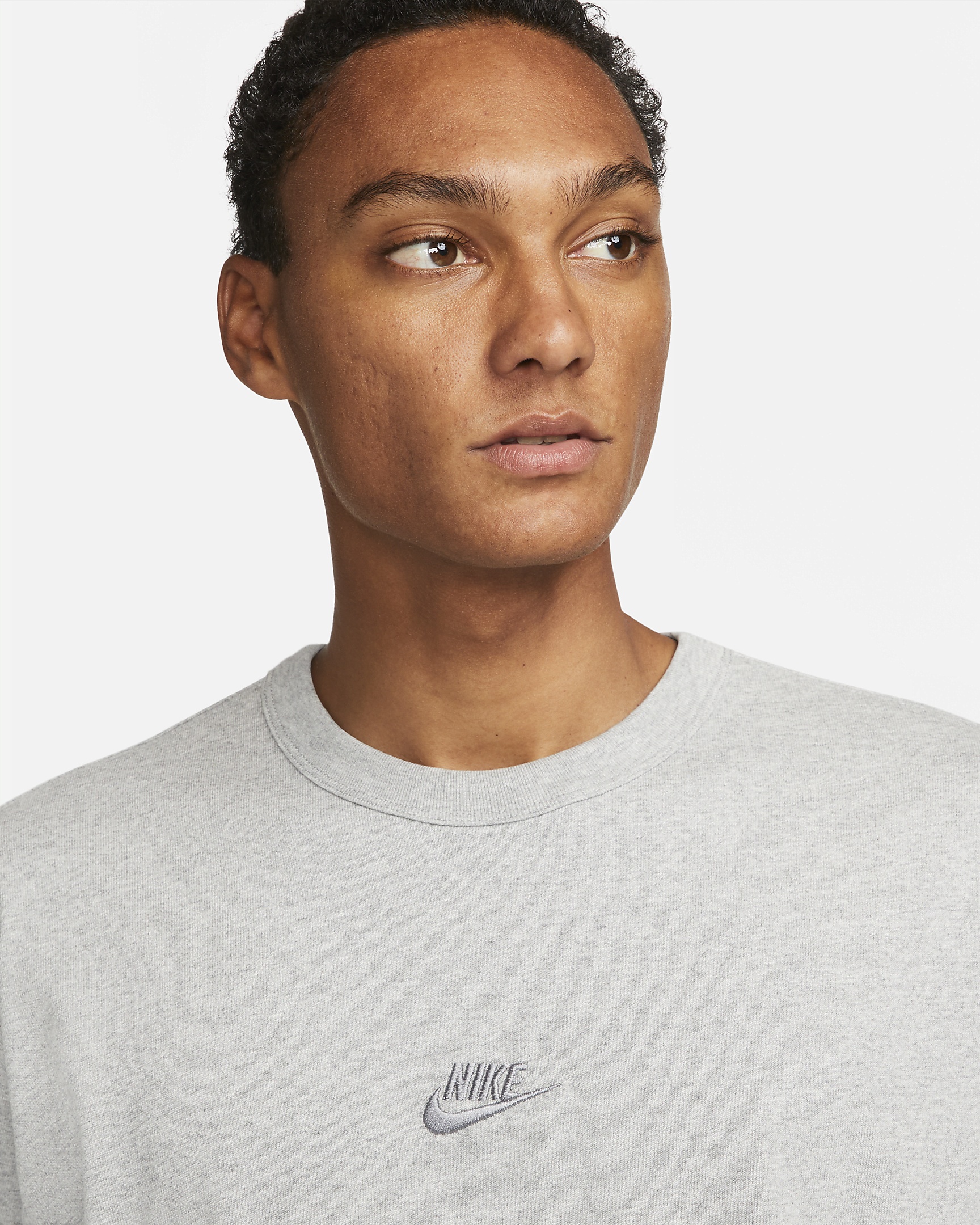 Nike Sportswear Premium Essentials Men's Long-Sleeve T-Shirt - 3