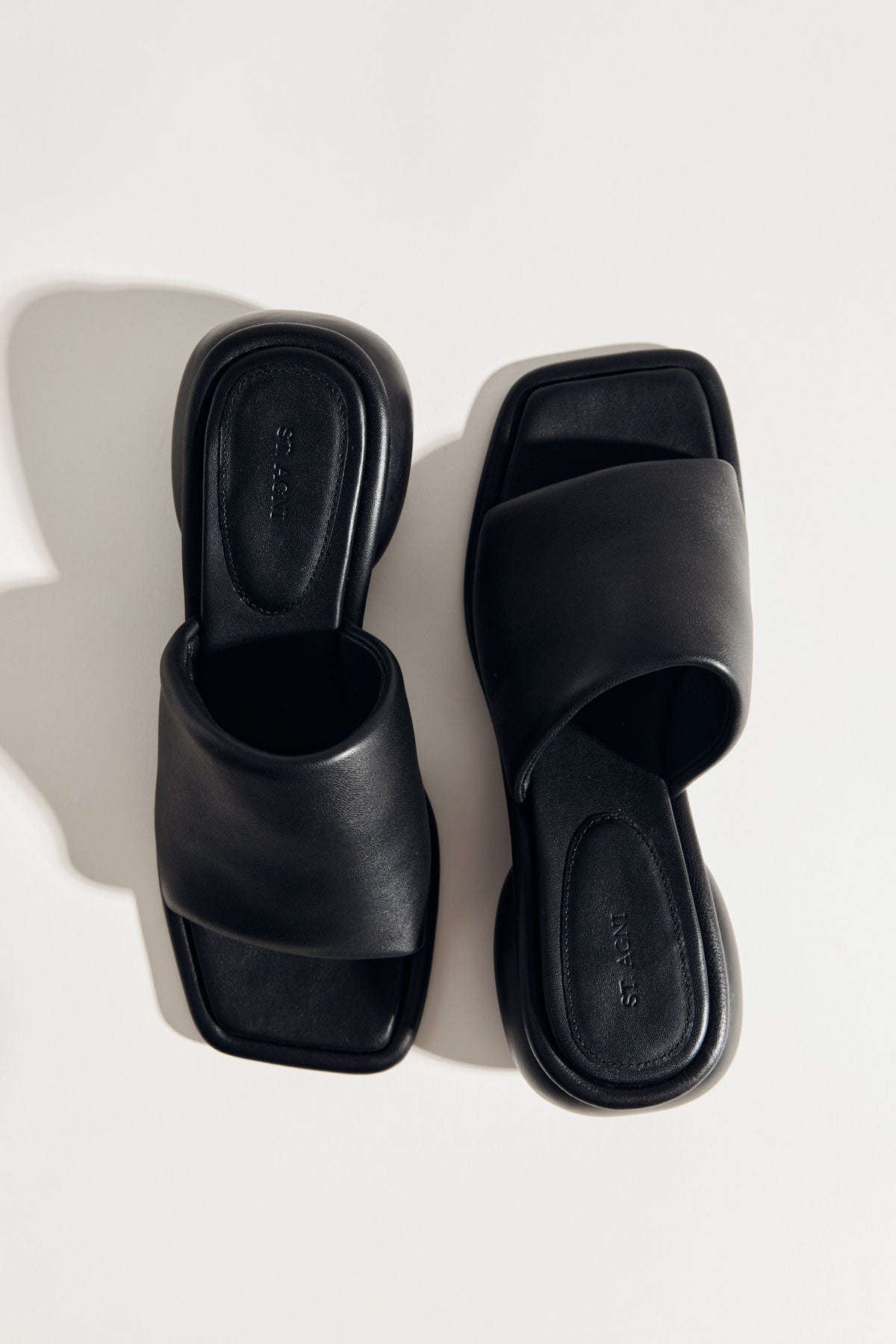 Minimal Dome Heel - Black - 6