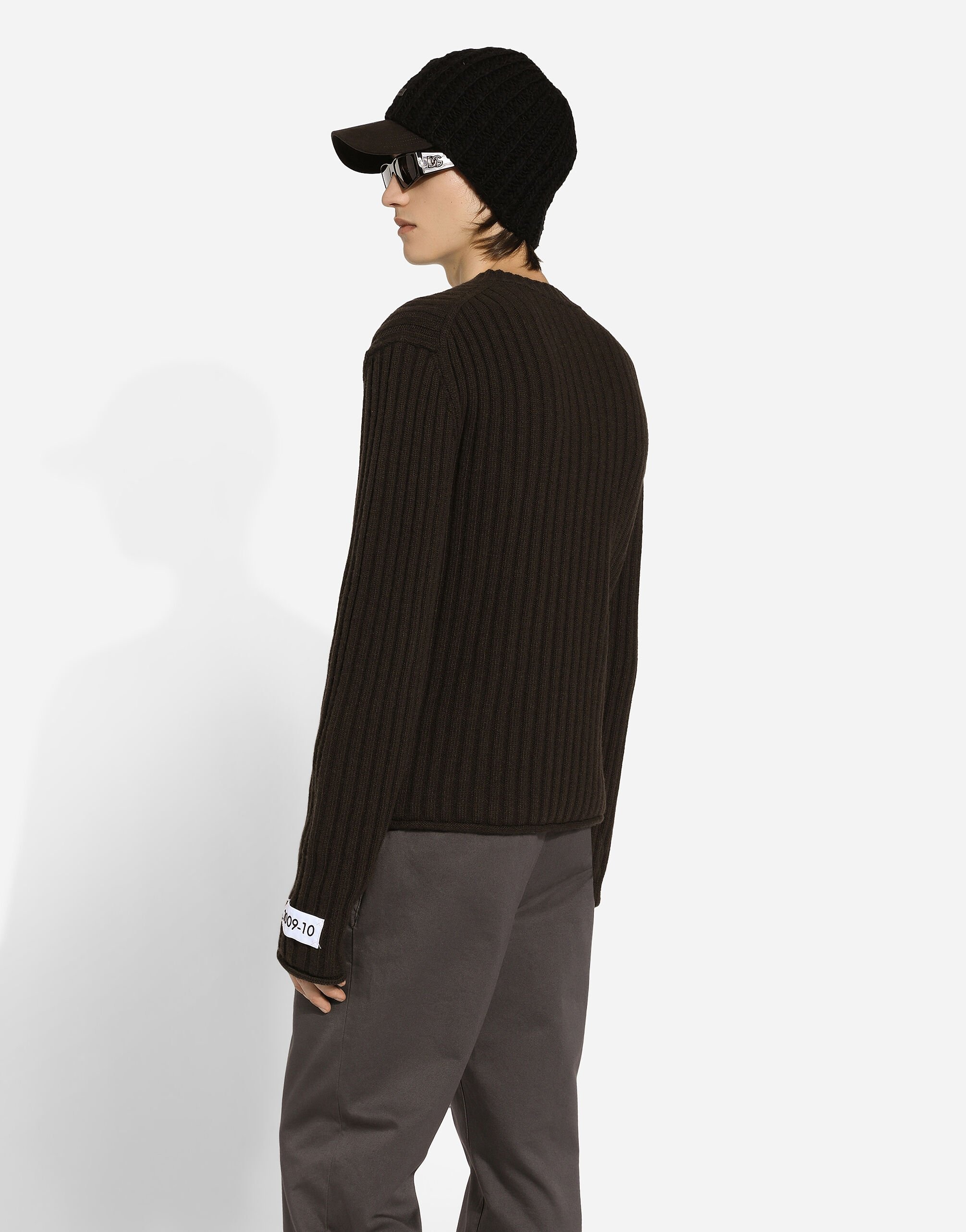 Ribbed wool V-neck sweater - 5