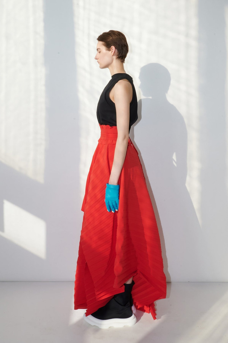 ORGANIC COTTON ONE-SLEEVE T-SHIRT BLACK 19