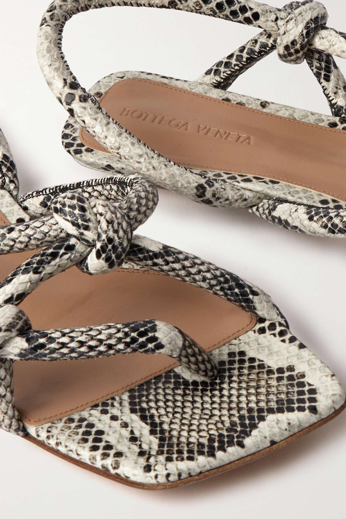 関税・送料込 BOTTEGA VENETA laminated effect サンダル BOTTEGA VENETA】フラッシュ サンダル◇関税・送料込◇ (BOTTEGA