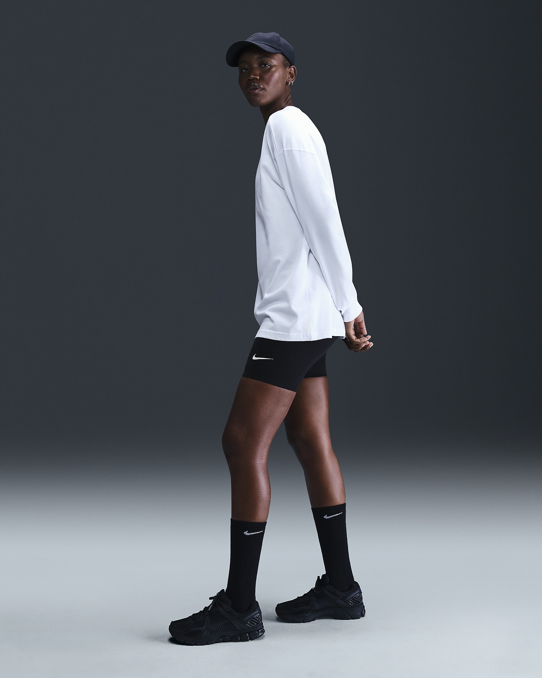 Nike Sportswear Essential Women's Oversized Long-Sleeve T-Shirt - 5