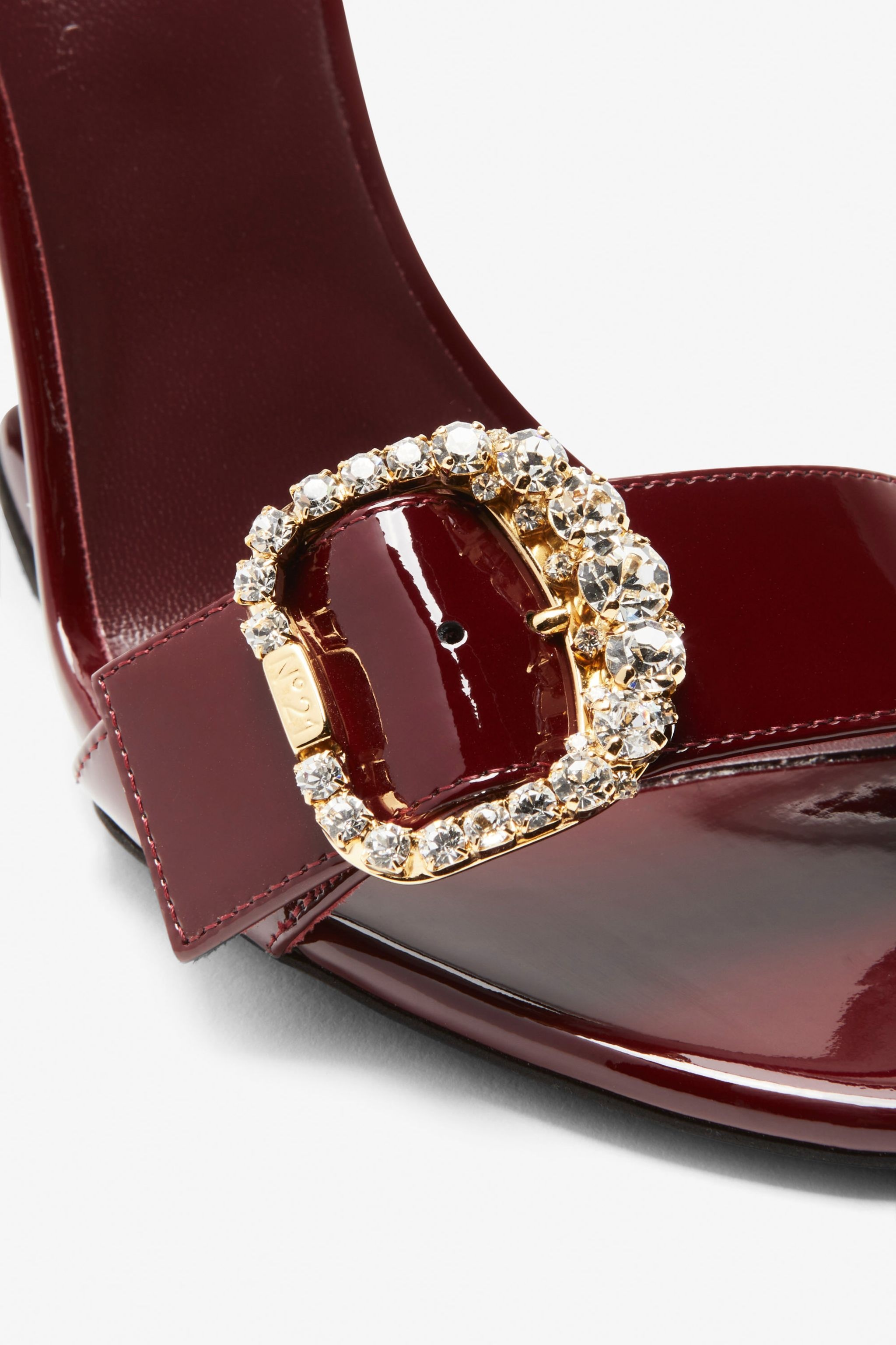 CRYSTAL-BUCKLE LEATHER SANDALS - 5
