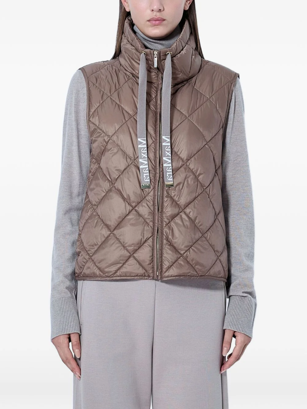 diamond-quilted high-neck gilet - 1