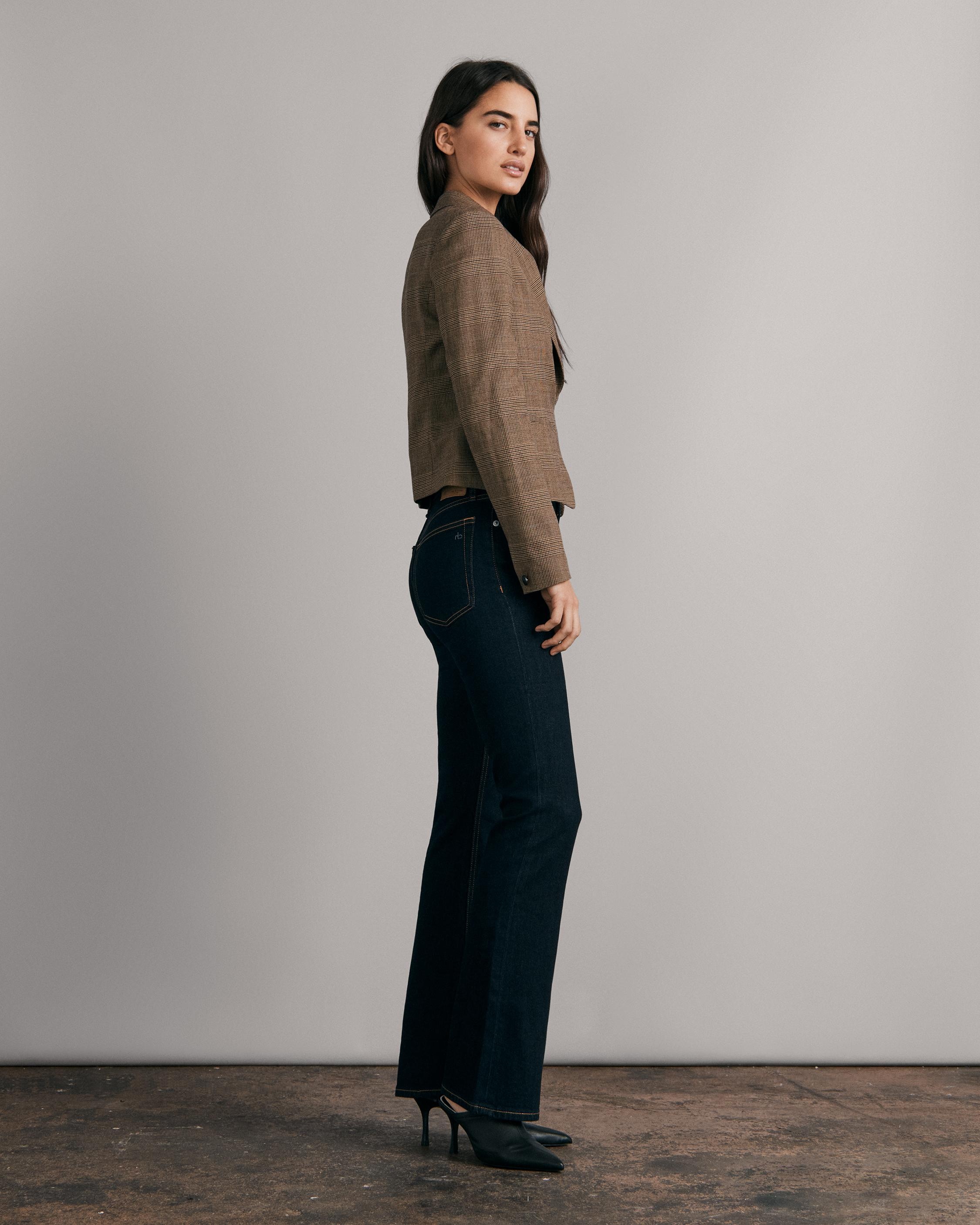 Elle Wool Blazer
Slim Fit Blazer - 3