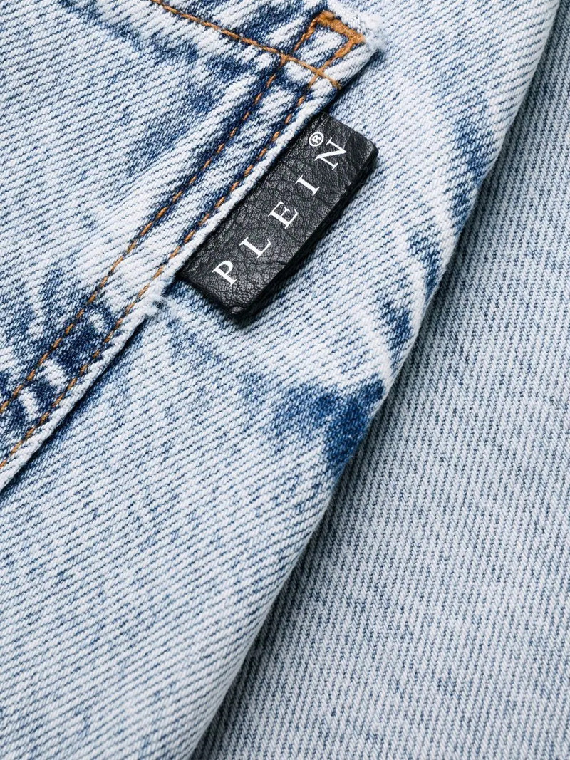 high-waisted flared jeans 8