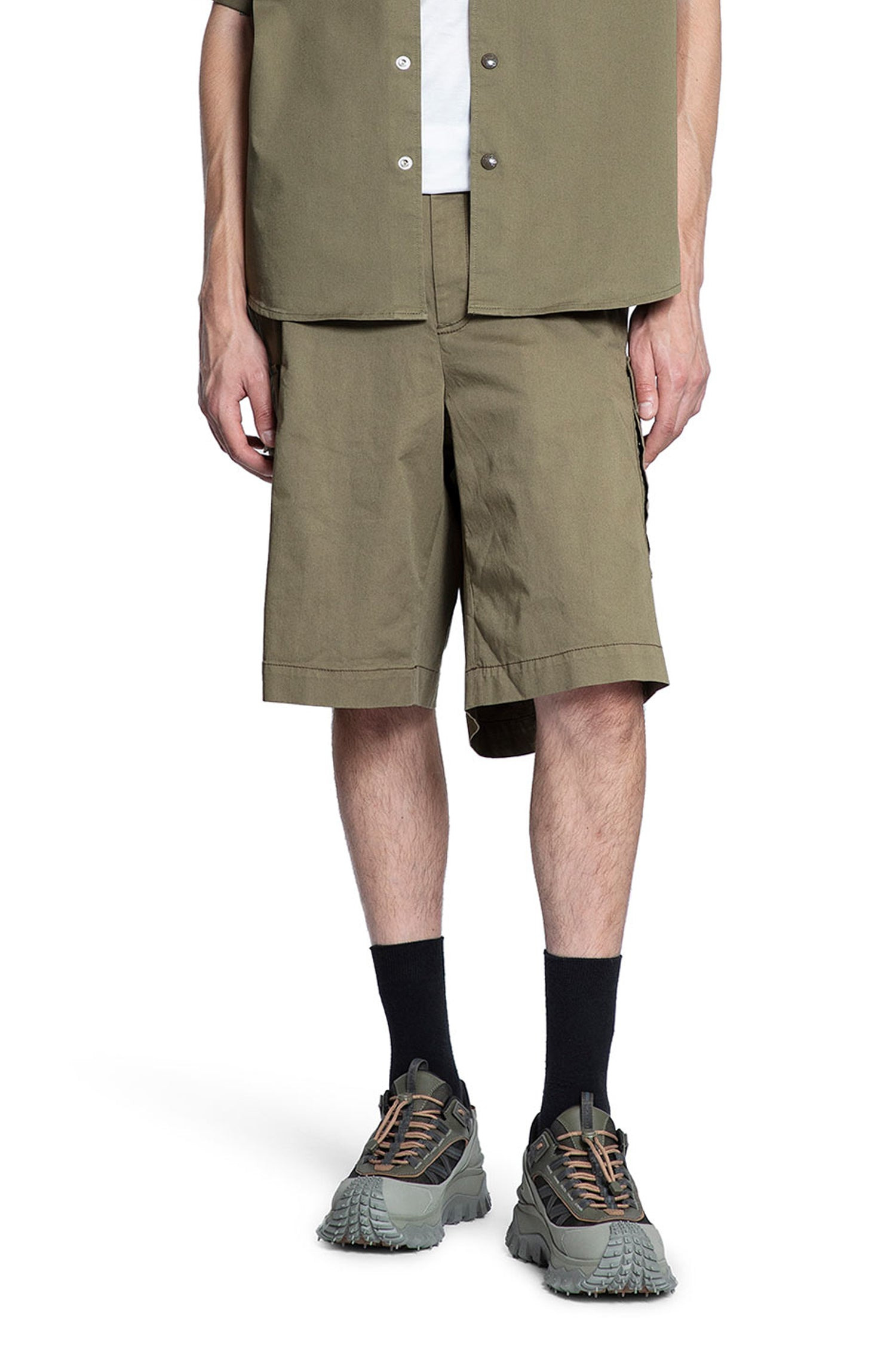 Cotton-Gabardine-Cargo-Shorts - 5