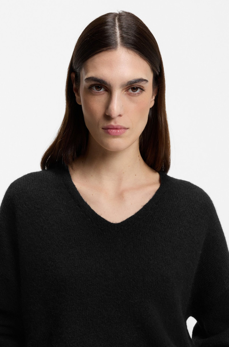V-NECK SWEATER IN ITALIAN YARN 5